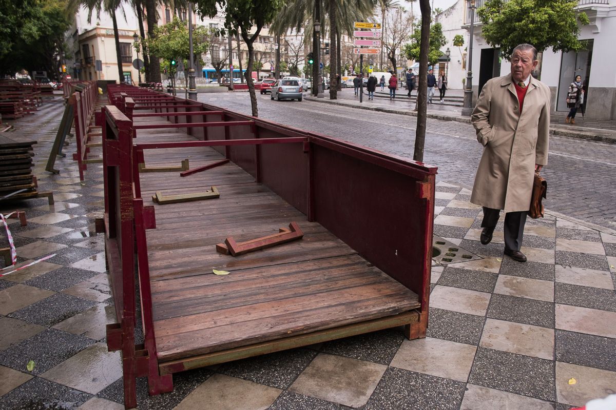 Montaje de palcos, en una imagen reciente. FOTO: MANU GARCÍA