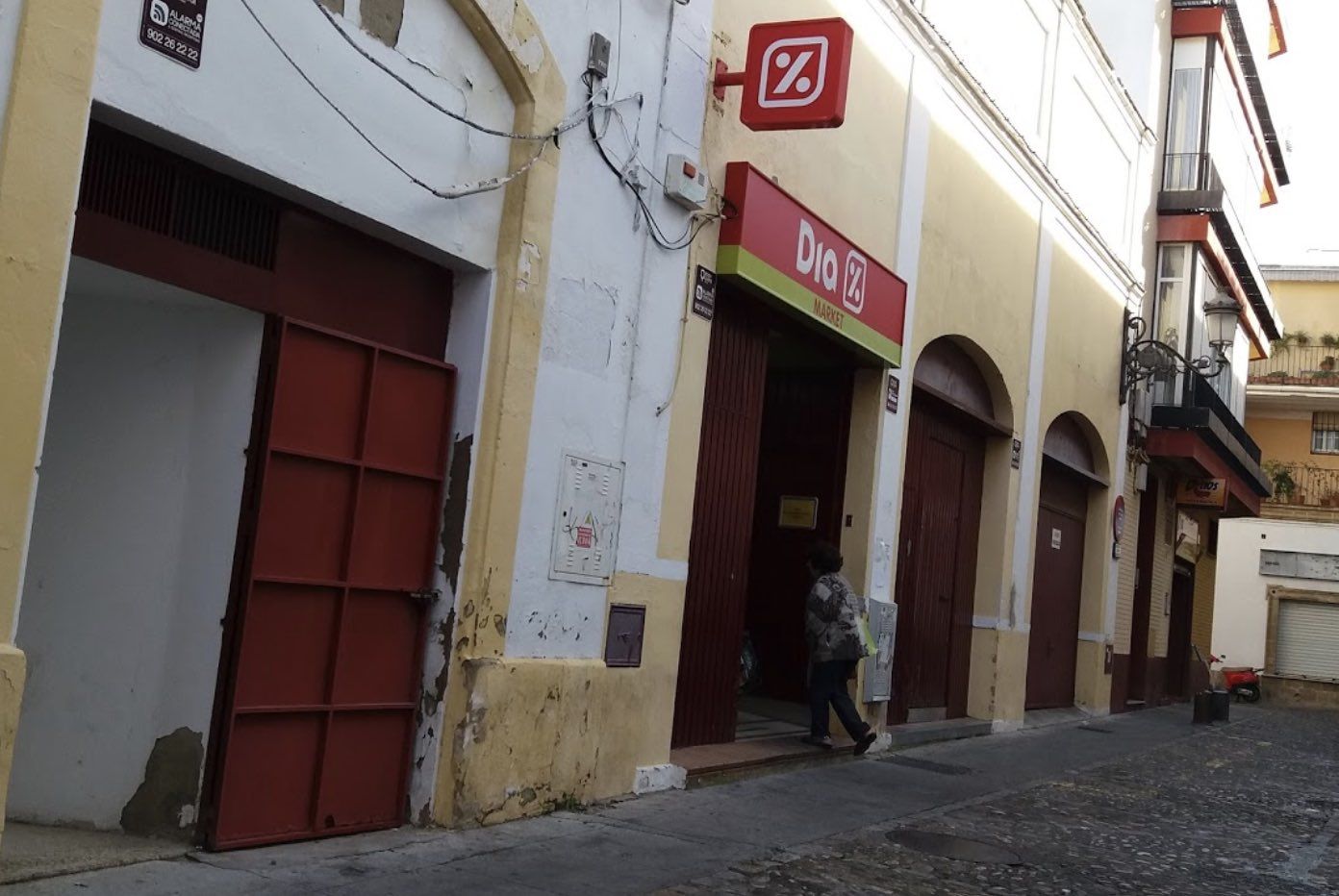 Una de las tiendas de Dia en Jerez. FOTO: Javier Vega