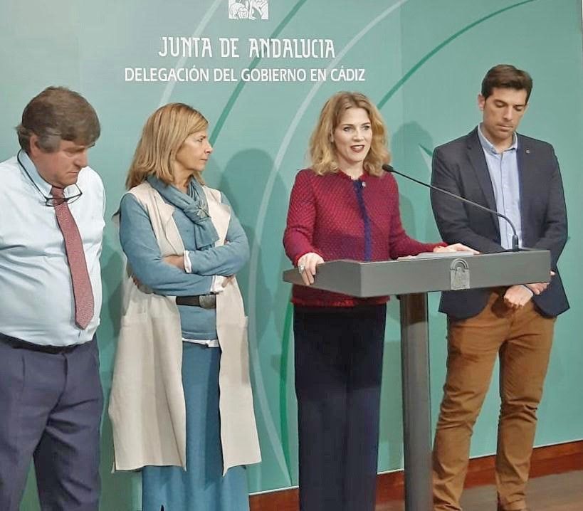 Rueda de prensa de Ana Mestre y otros responsables provinciales del Gobierno de la Junta en Cádiz.