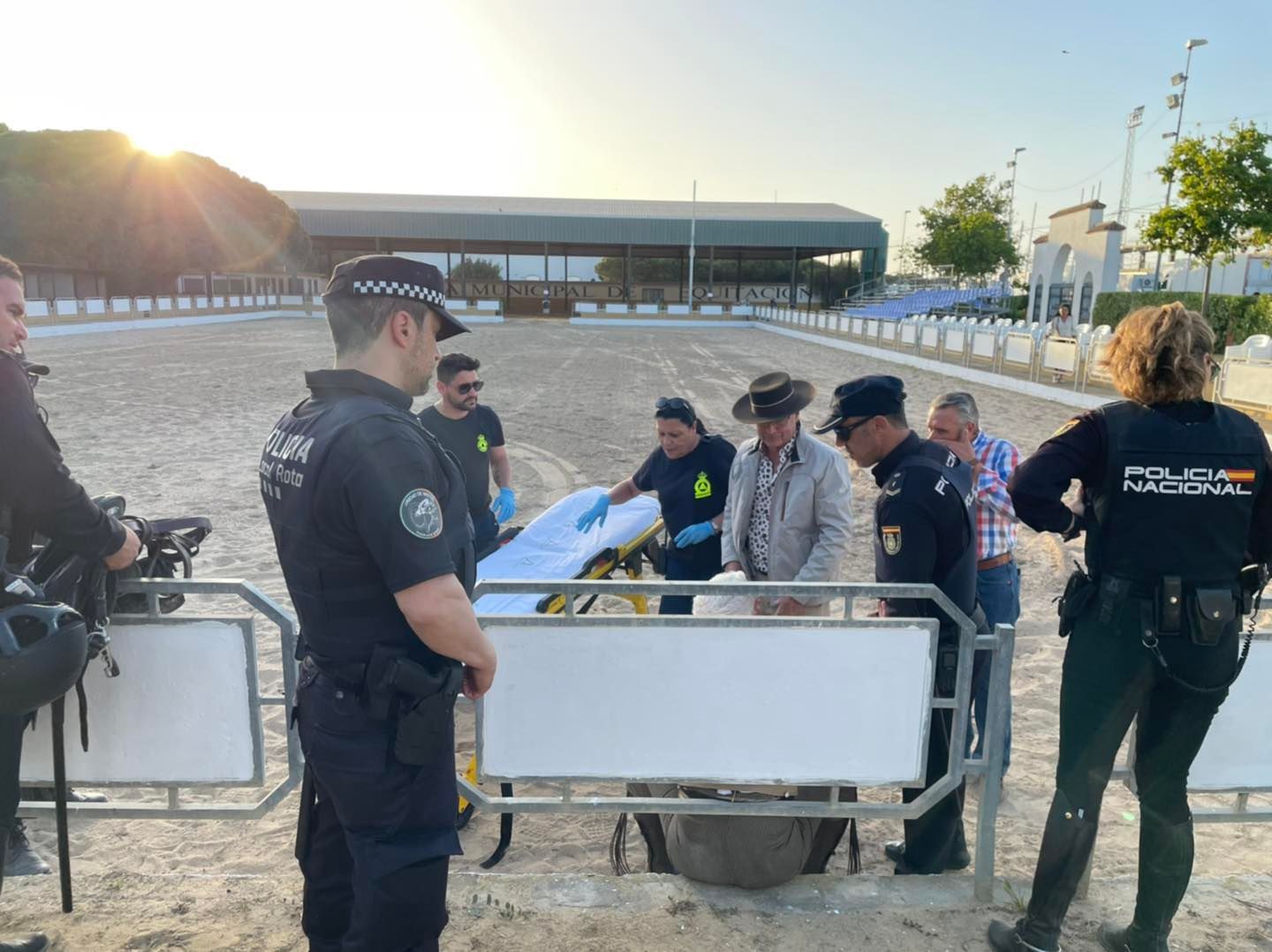 Caída de un jinete en la escuela hípica de Rota.
