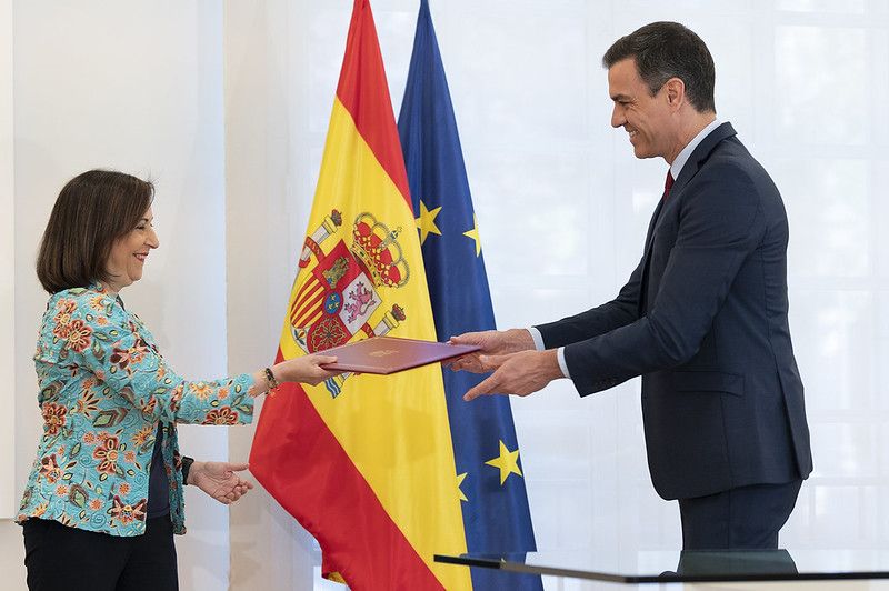 El presidente del Gobierno, Pedro Sánchez y la ministra de Defensa, Margarita Robles.