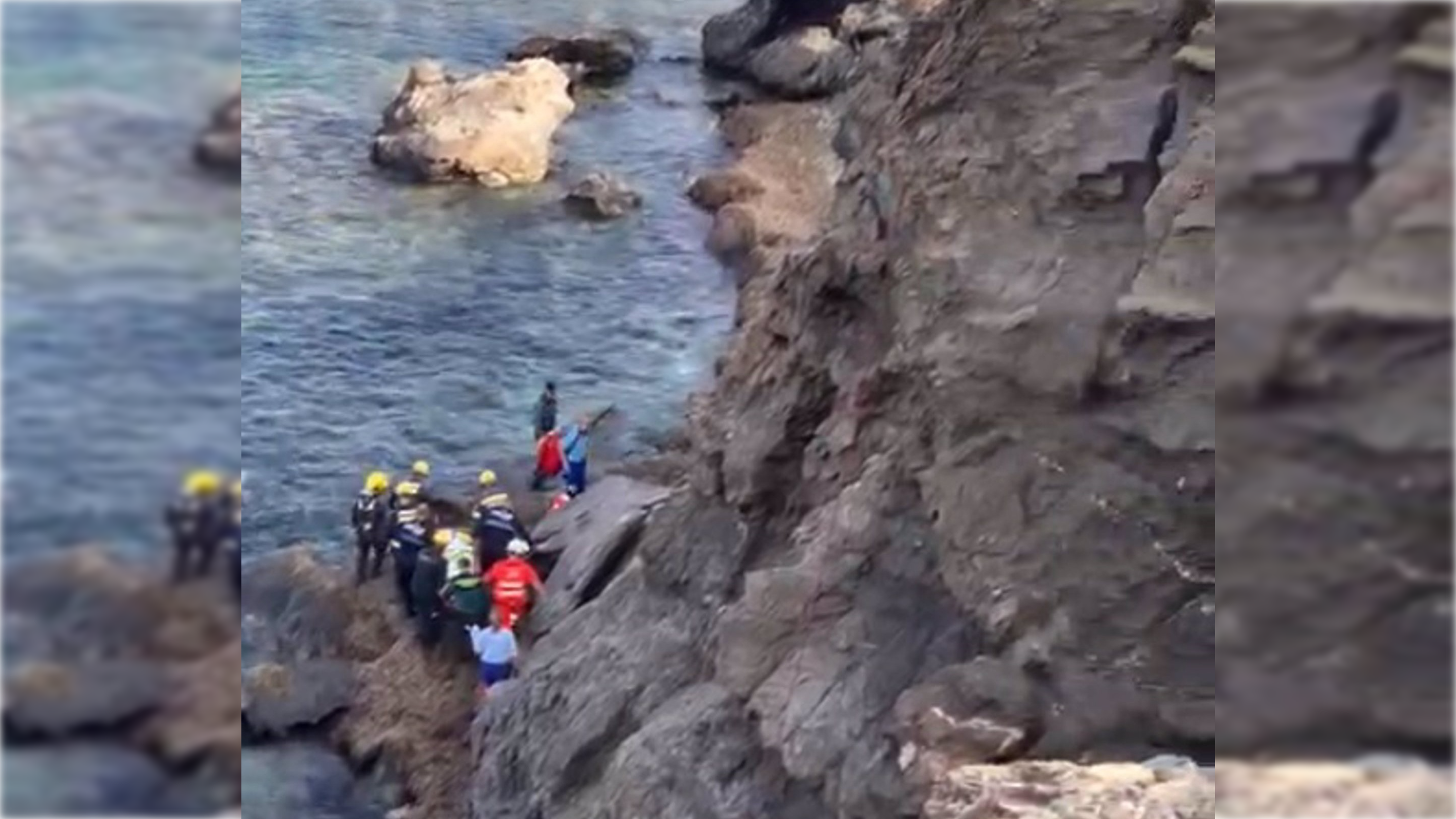 Una pareja cae de un acantilado de 30 metros por hacerse un 'selfie' en Almería