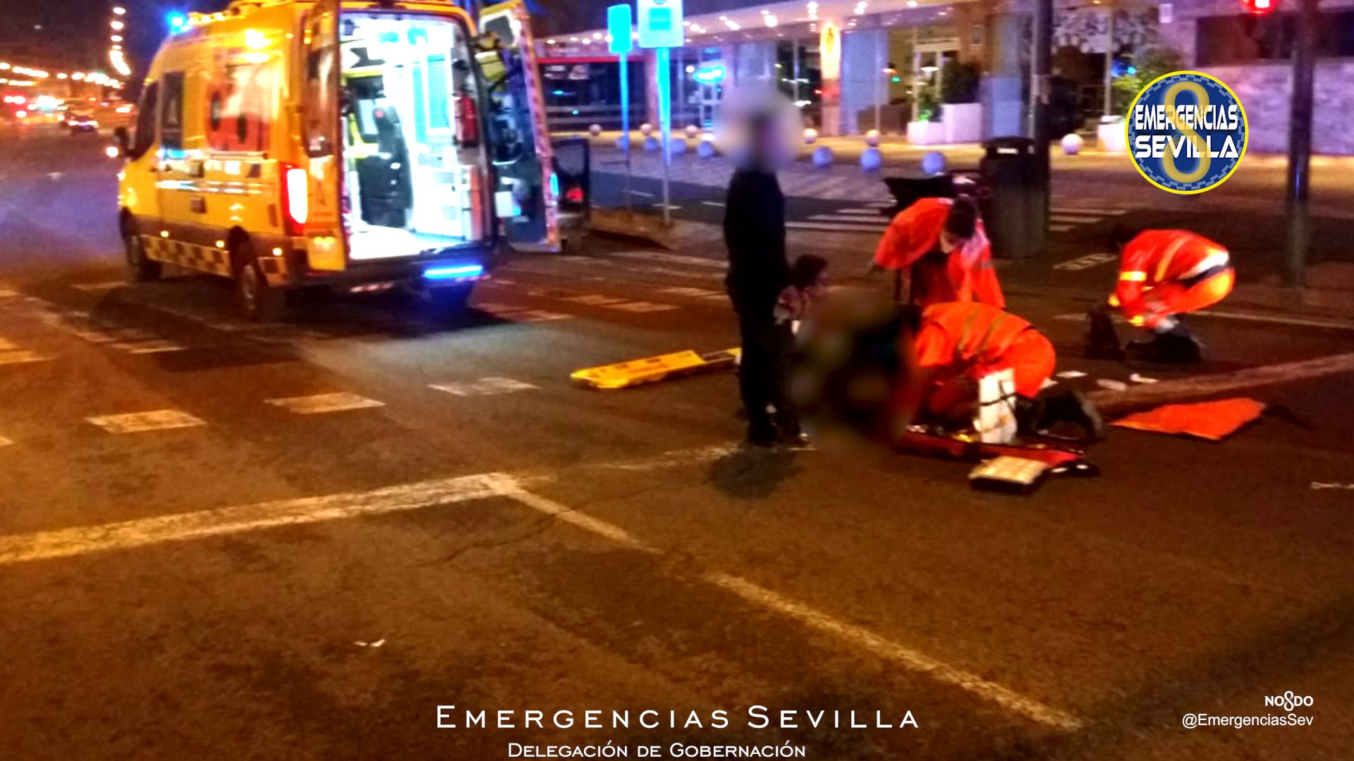 Una joven, herida grave tras impactar contra su moto un conductor ebrio que volvía de la Feria de Sevilla.