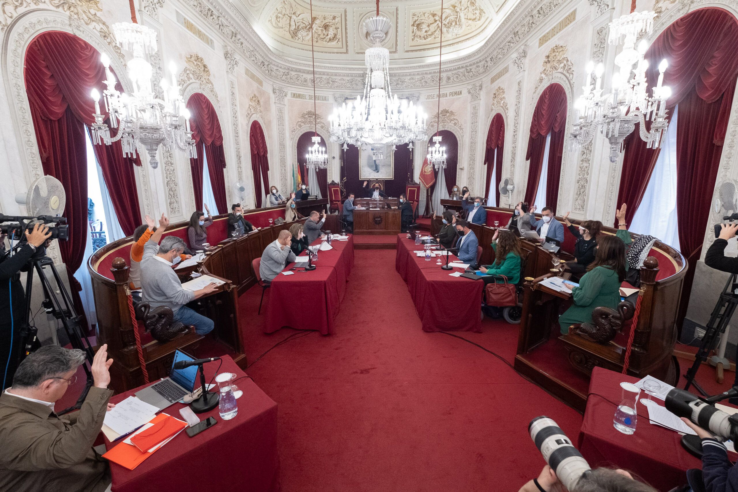 Un pleno reciente del Ayuntamiento de Cádiz.