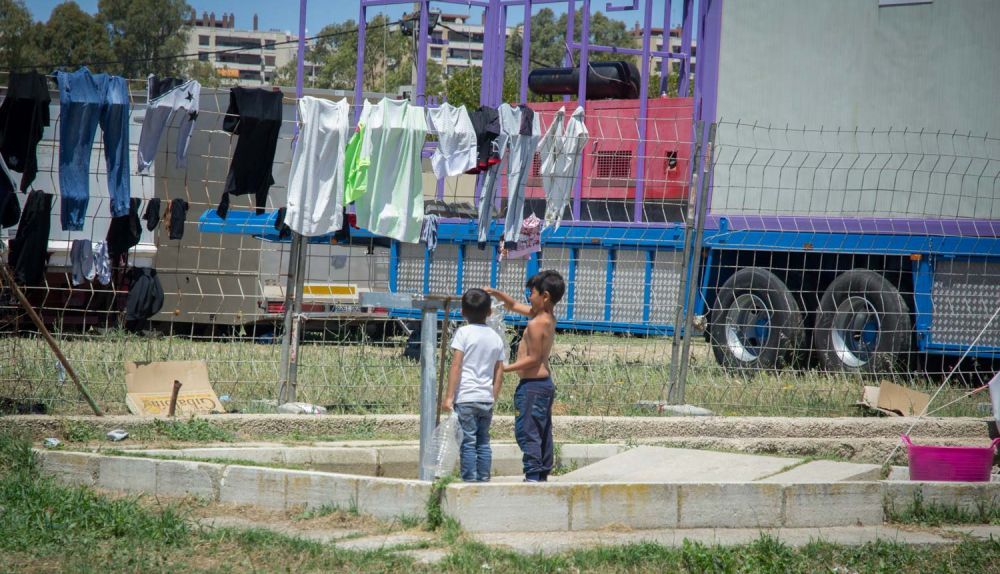 Niños de un campamento de feriantes, en Jerez, en una imagen de archivo.
