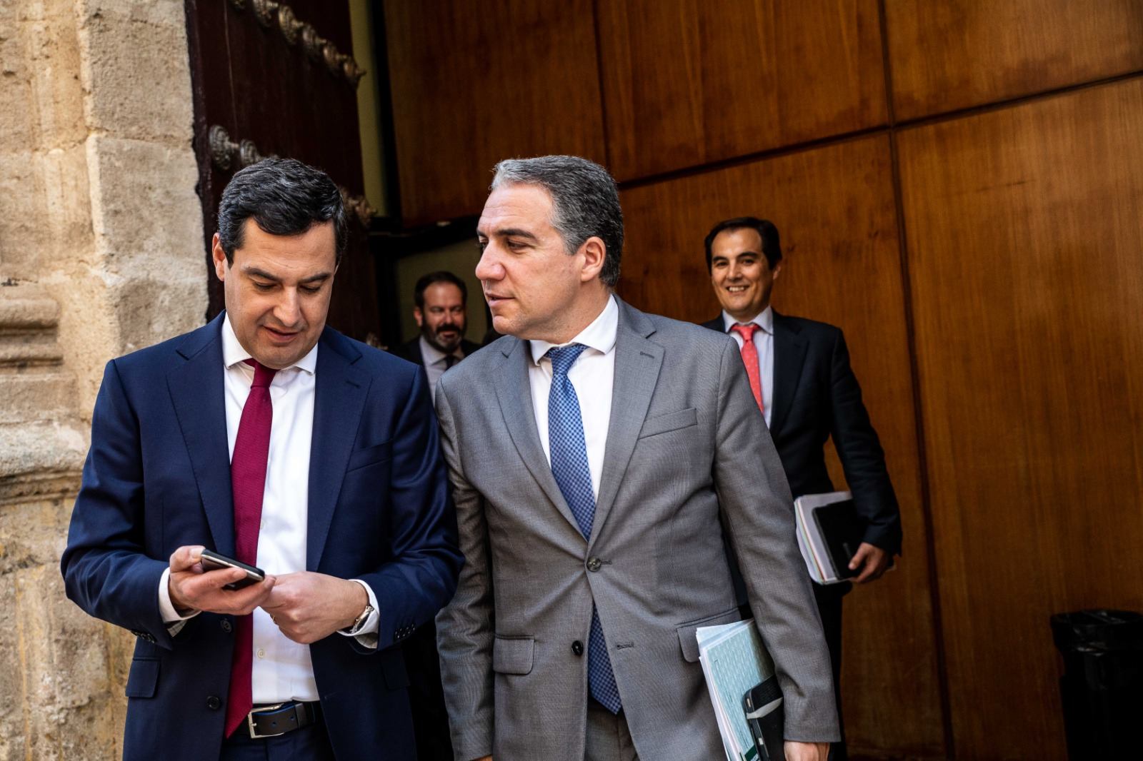 Juanma Moreno y Elías Bendodo, en una imagen de archivo. FOTO: ELÍAS BENDODO. 