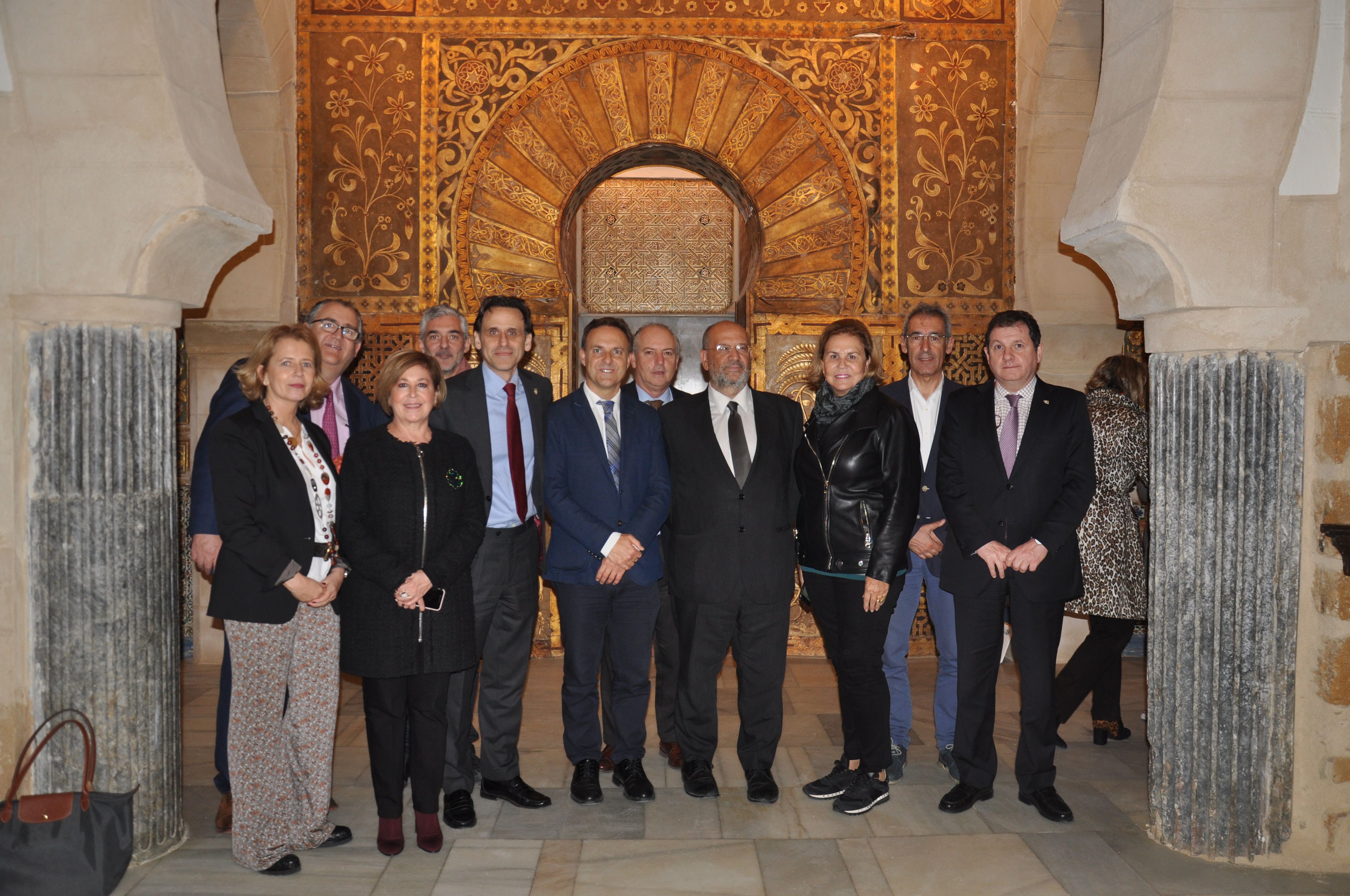 El alcalde, David de la Encina junto al director general de El Centro Inglés y la Directiva de CICAE: Elena Cid (directora gerente), Enrique Maestu  (presidente), Gabriel Castellanos (vicepresidente).