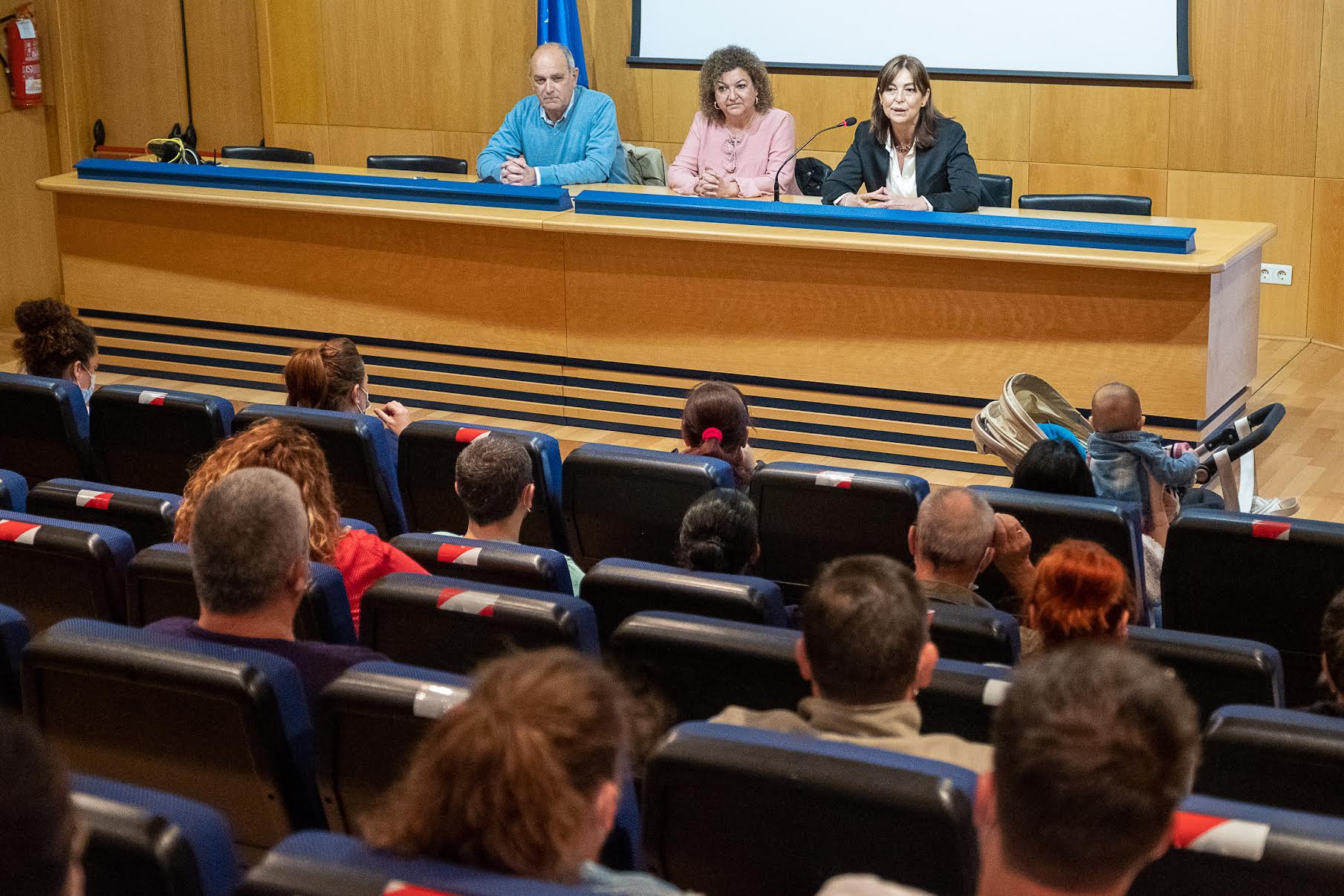 Reunión de adjudicatarios de la promoción de viviendas.