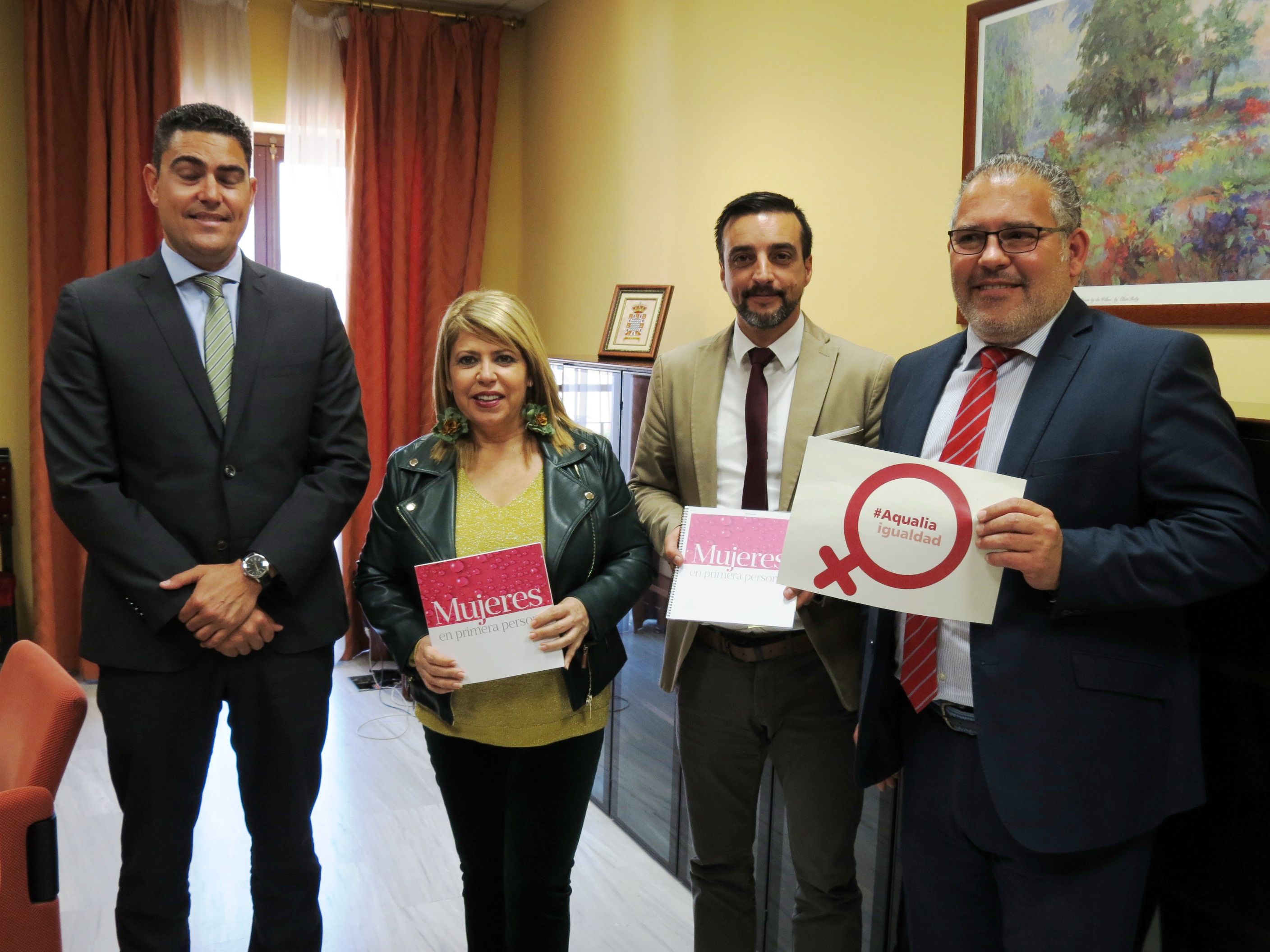 La alcaldesa Mamen Sánchez, el teniente de alcaldesa José Antonio Díaz, el gerente de Aquajerez Enrique Reina y el Coordinador de Zona en Andalucía Occidental de Aqualia Carlos Garrido. 