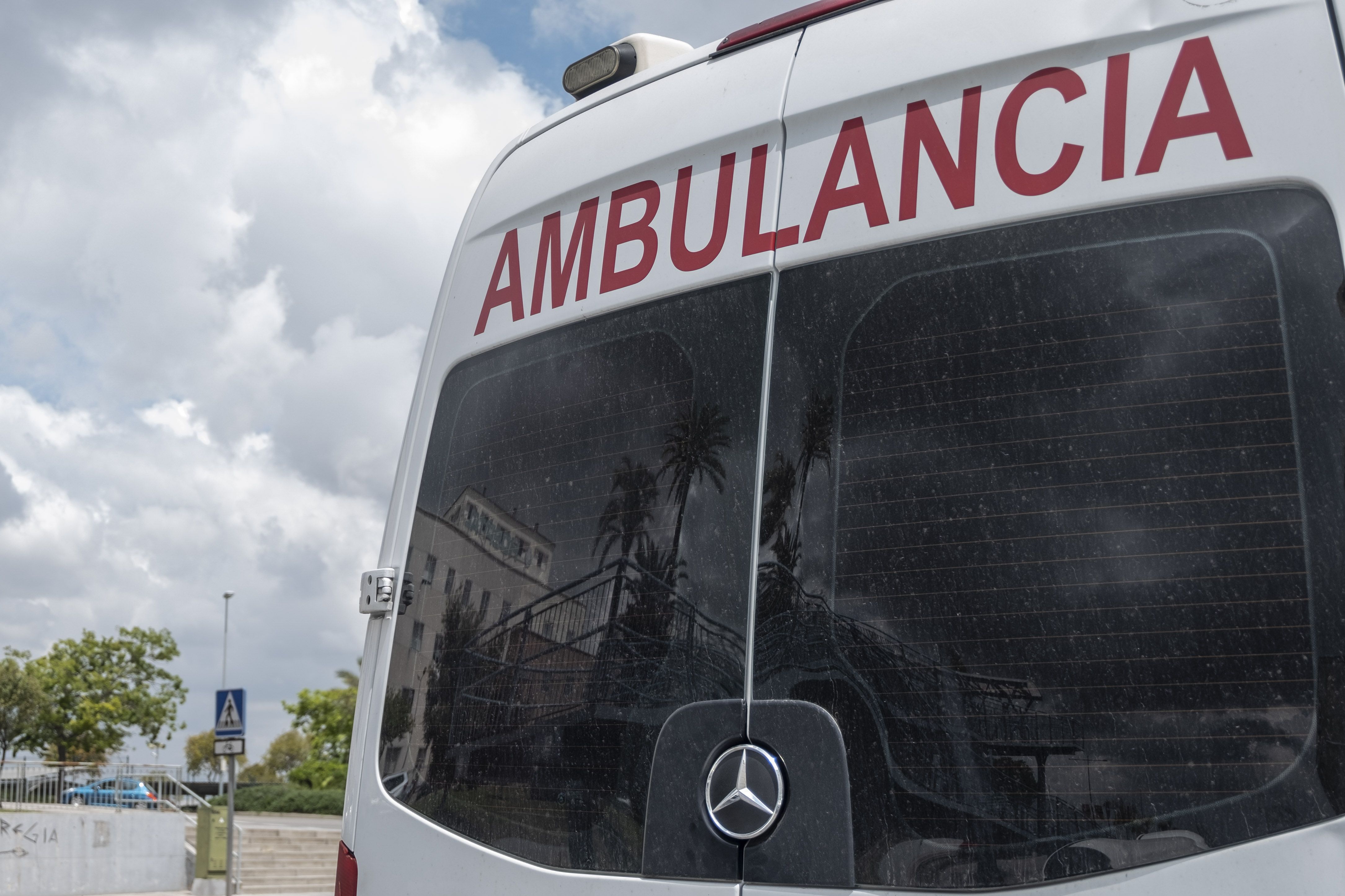 Una de las ambulancias donde el jerezano se pasa dos horas casi a diario en Jerez.