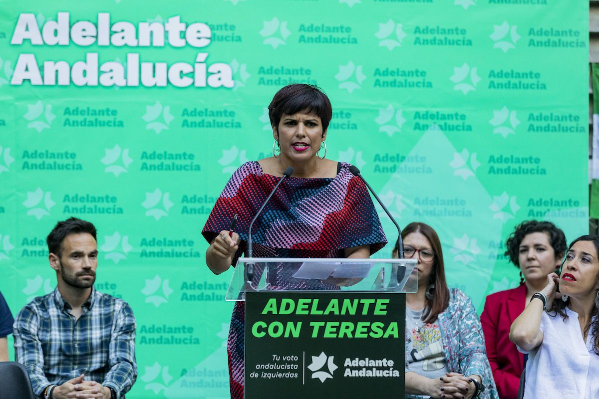 Teresa Rodríguez presentando la lista de Adelante Andalucía en Cádiz.
