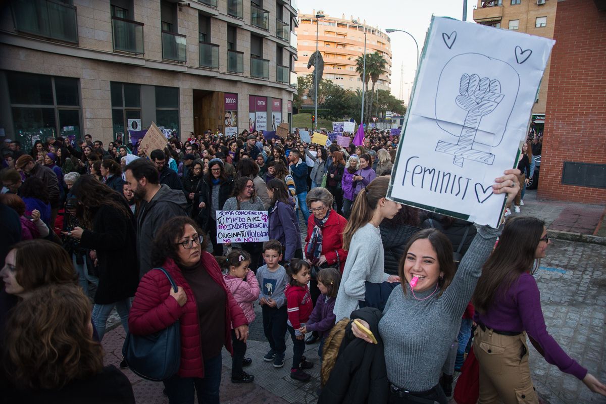 Marea feminista, este pasado 8M, por las calles de Jerez. FOTOS: MANU GARCÍA