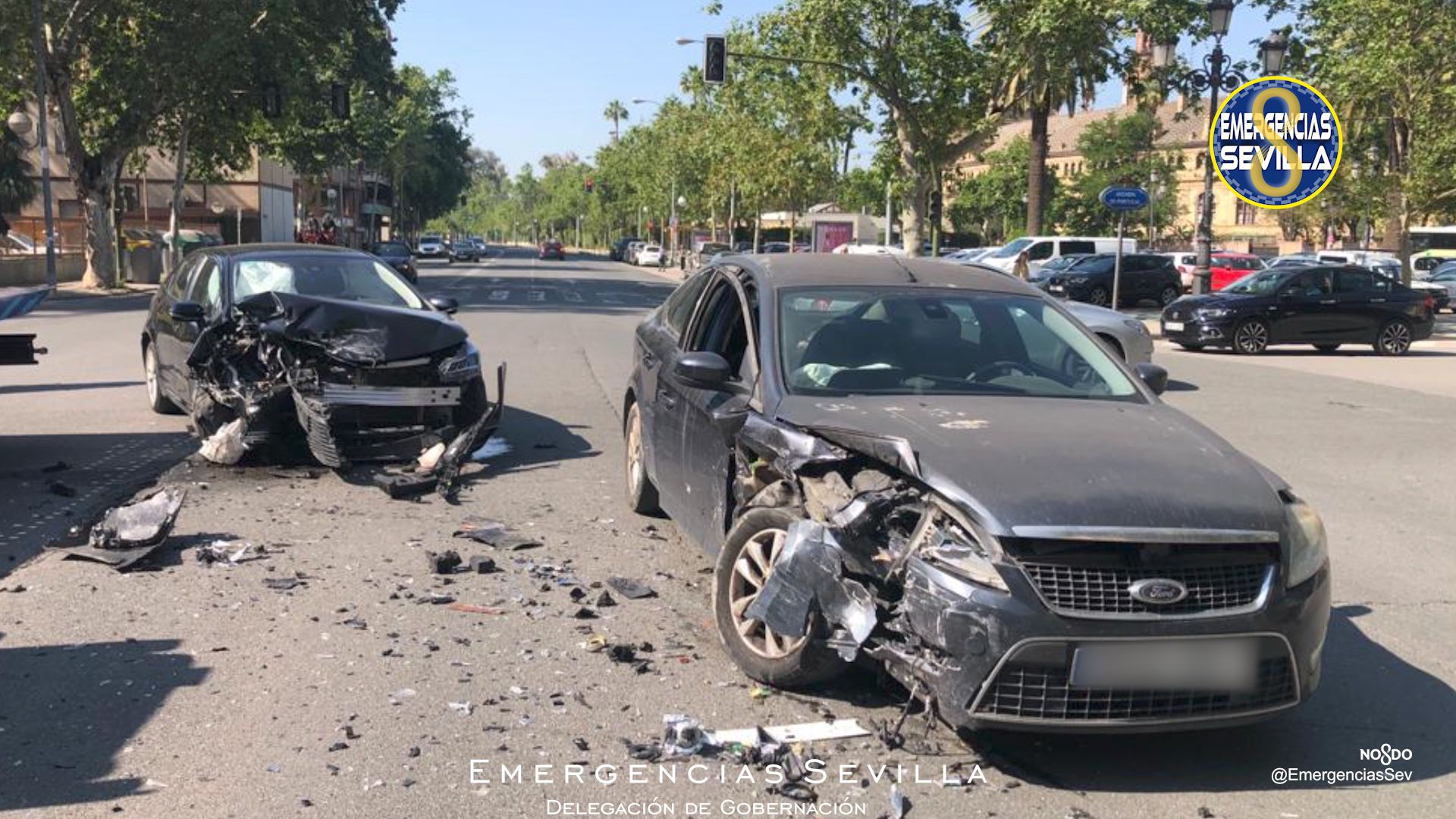 Accidente en Sevilla tras el giro prohibido de un conductor. 