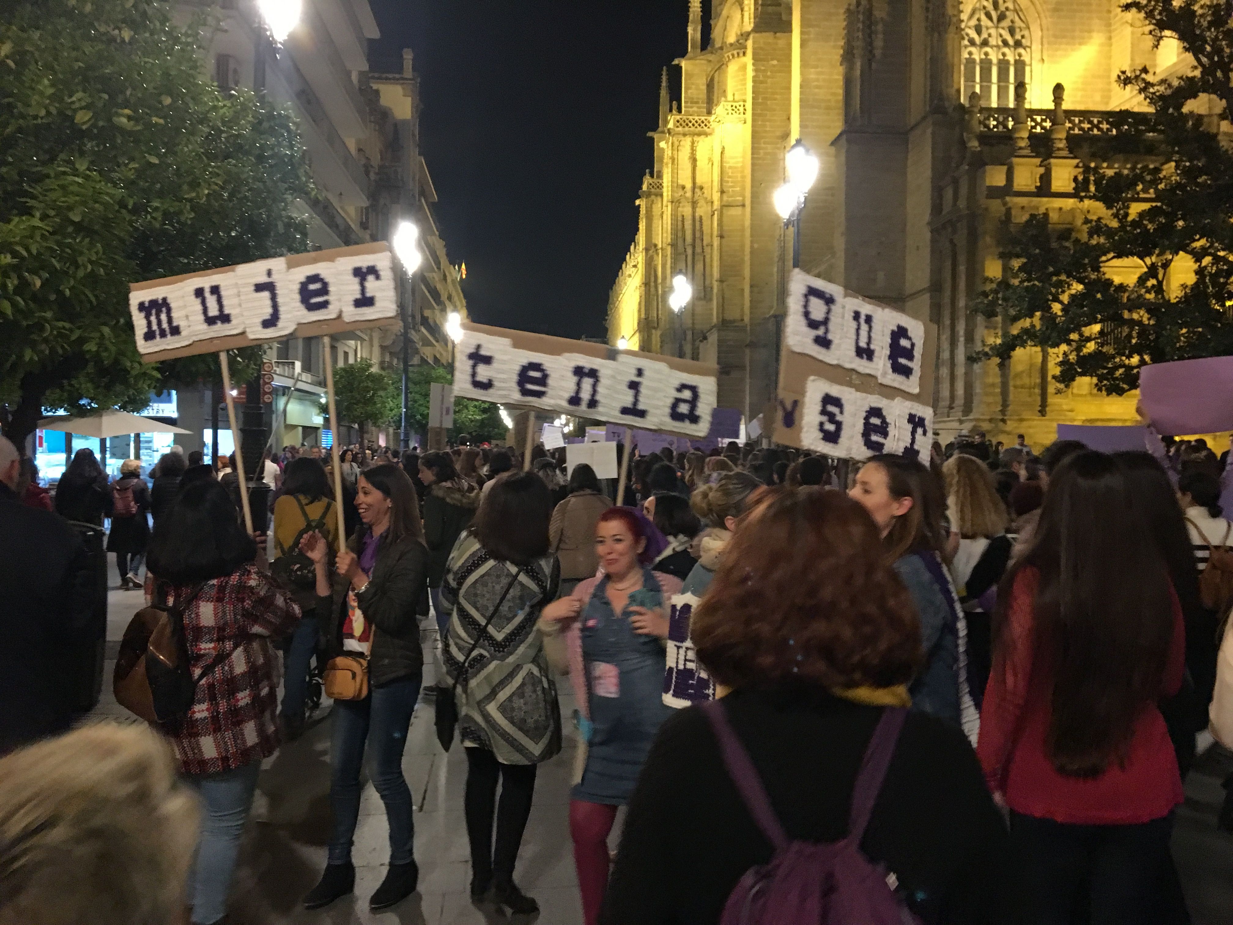8M en Sevilla. FOTO: NALE ONTIVEROS