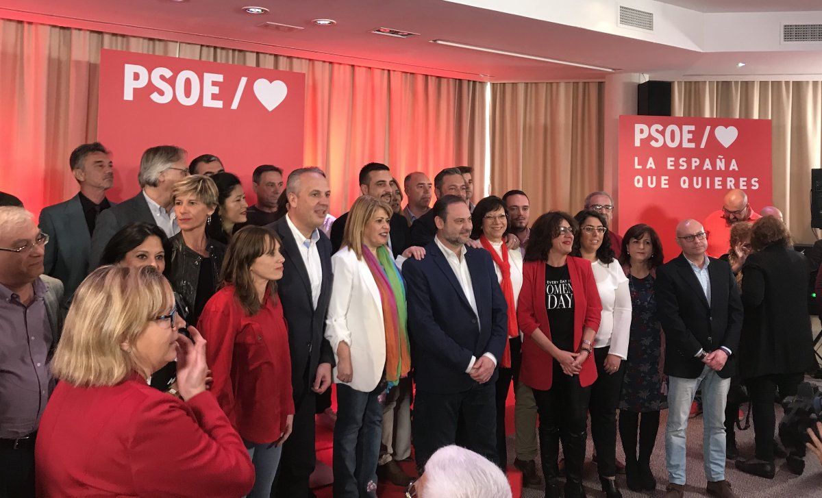 Foto de familia del PSOE tras la presentación de la candidatura. FOTO: PSOE de Jerez.
