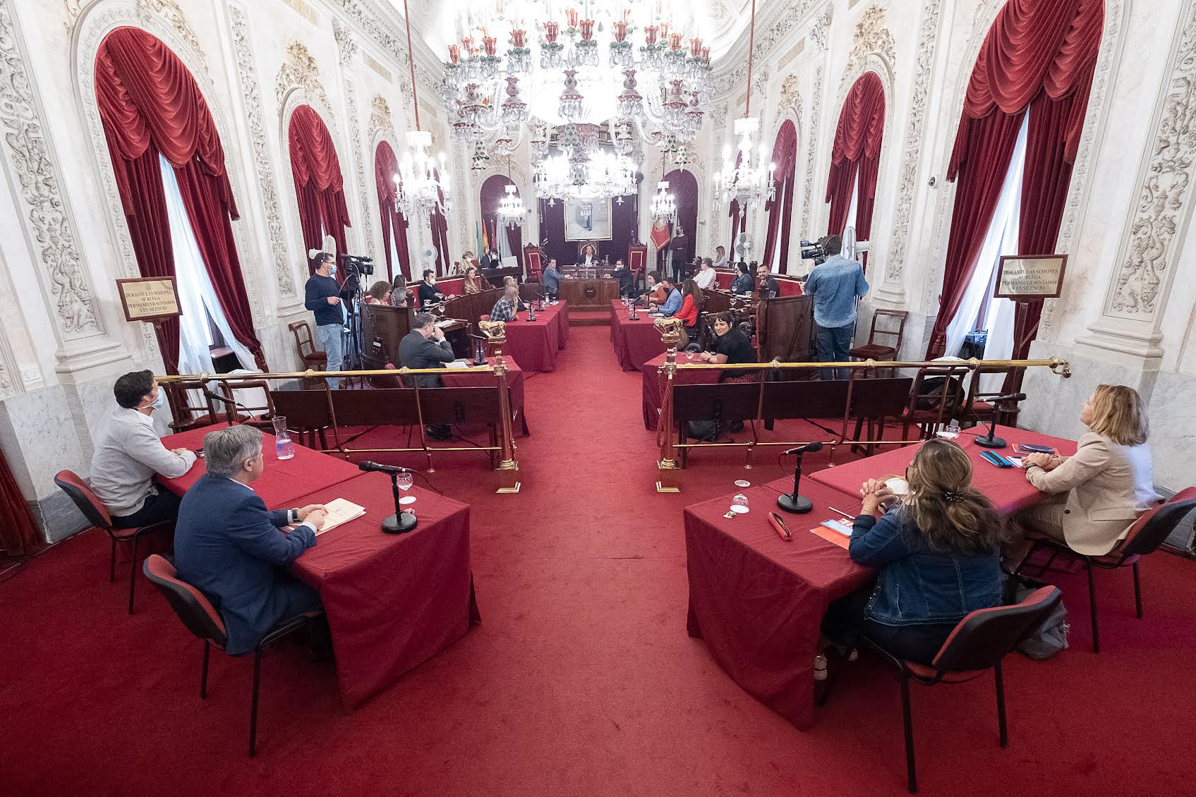 Pleno extraordinario en el Ayuntamiento de Cádiz para la aprobación de los Presupuestos 2022.