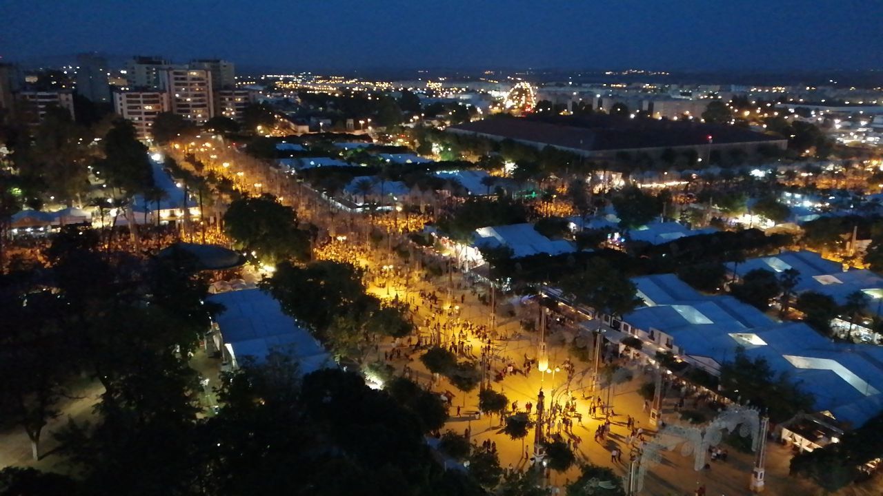 Impresionante imagen de la Feria del Caballo.   MANU GARCÍA