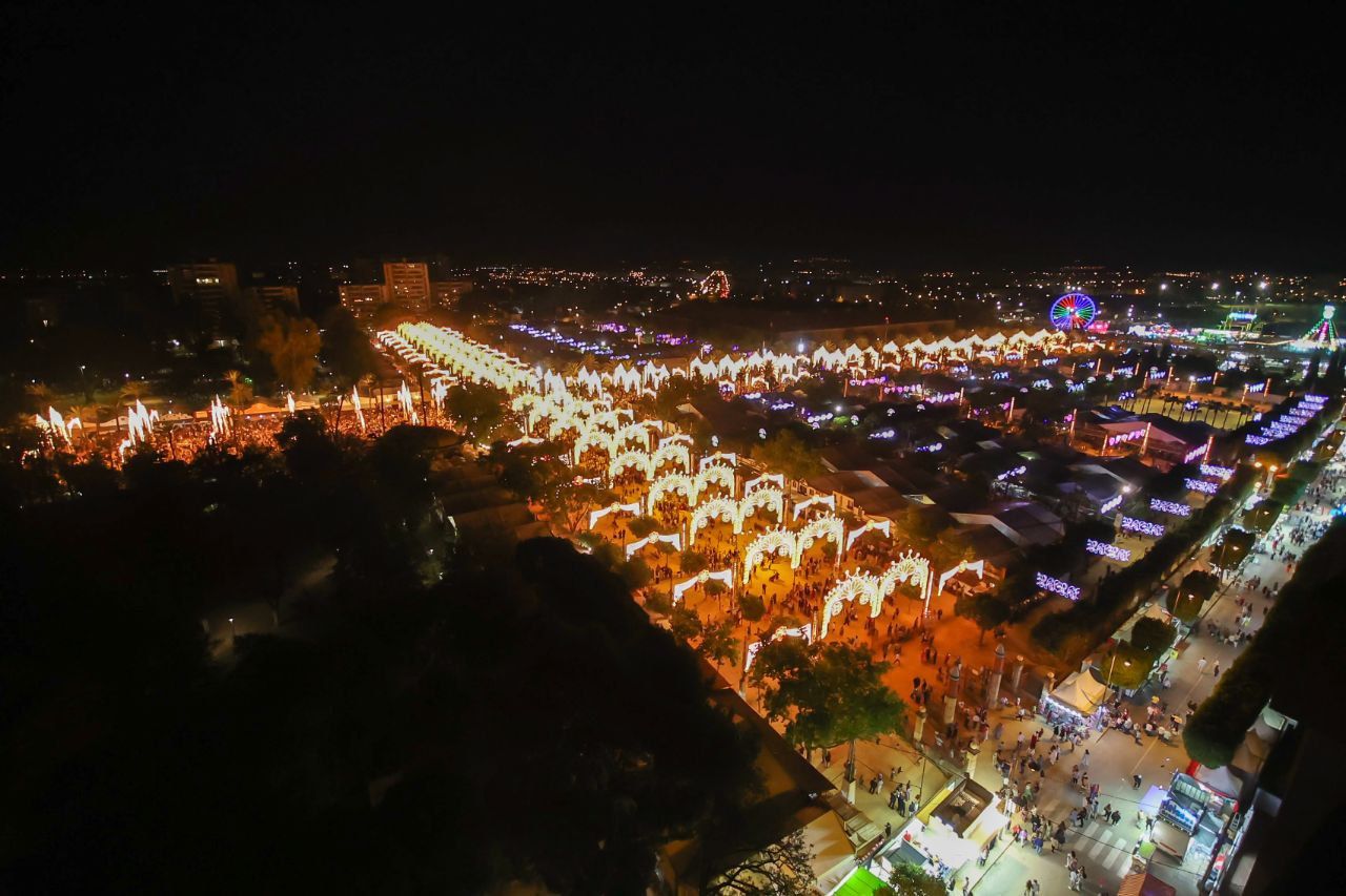 La Feria del Caballo, en una vista aérea, tras la inauguración de su alumbrado en 2022.