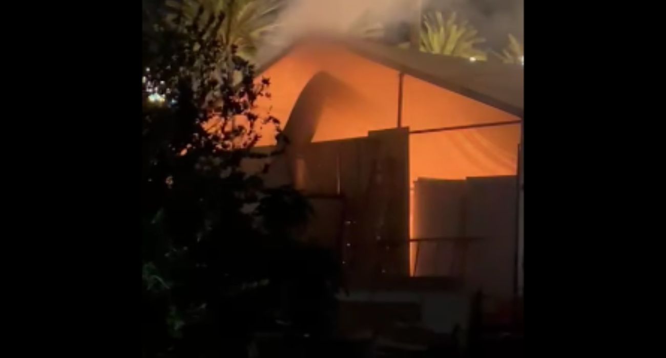 La freidora de la cocina de una caseta sale ardiendo en la Feria del Caballo.