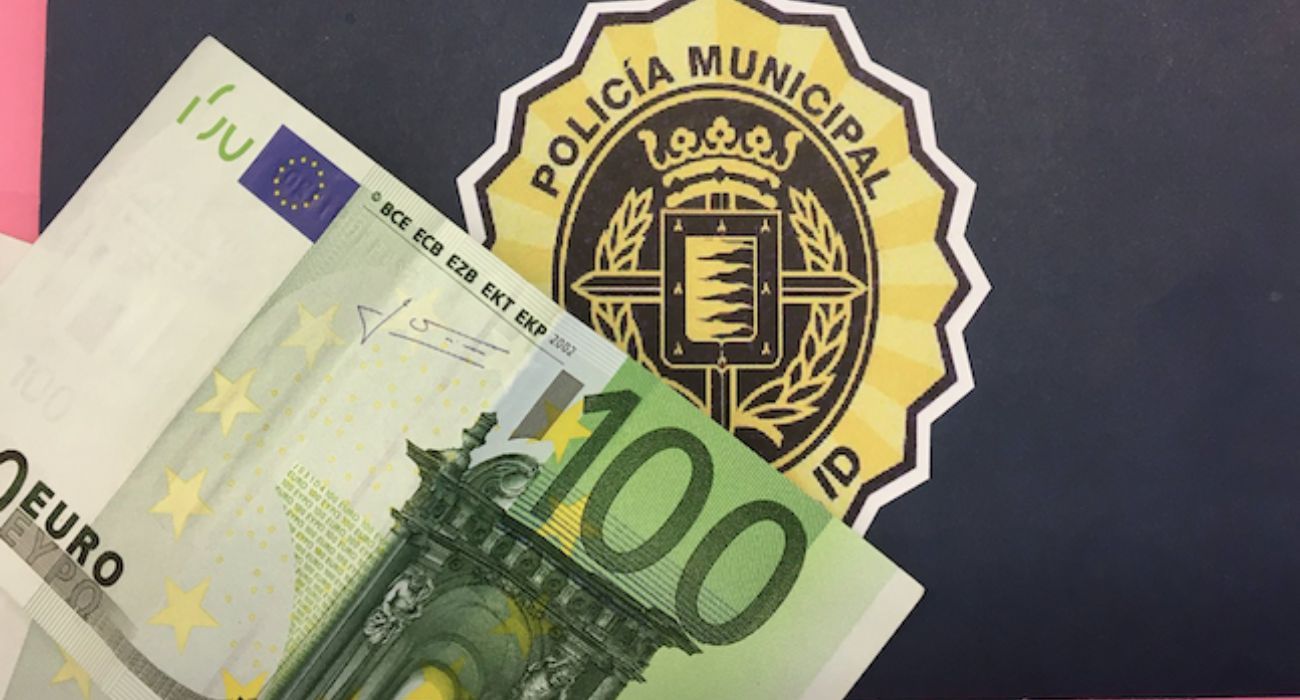 Dinero encontrado en una imagen de archivo. Un joven devuelve casi 14.000 euros a la Policía.