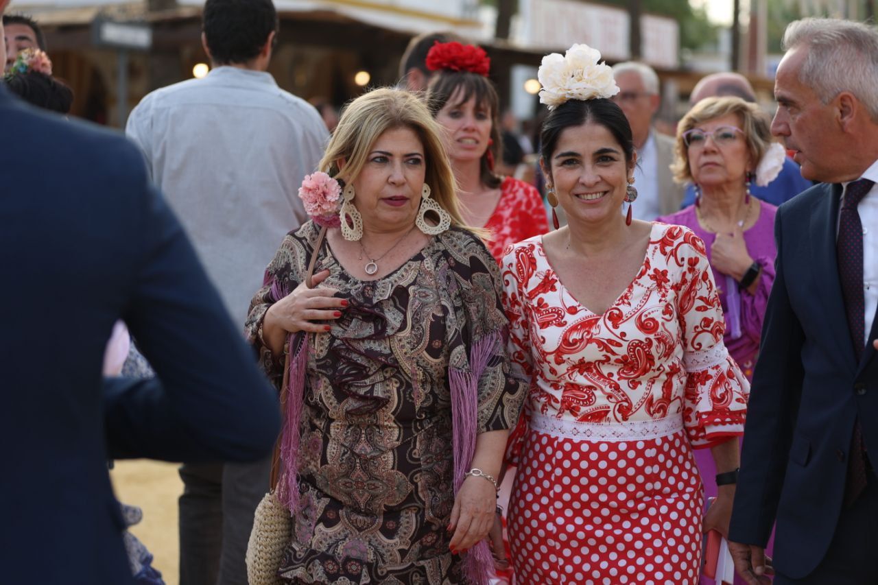 Carolina Darias, ministra de Sanidad, junto a Mamen Sánchez.