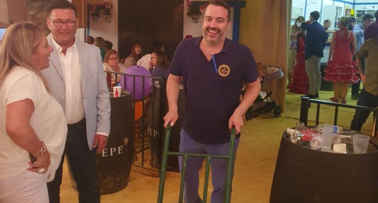 Colaboración entre hermandades en la Feria del Caballo.