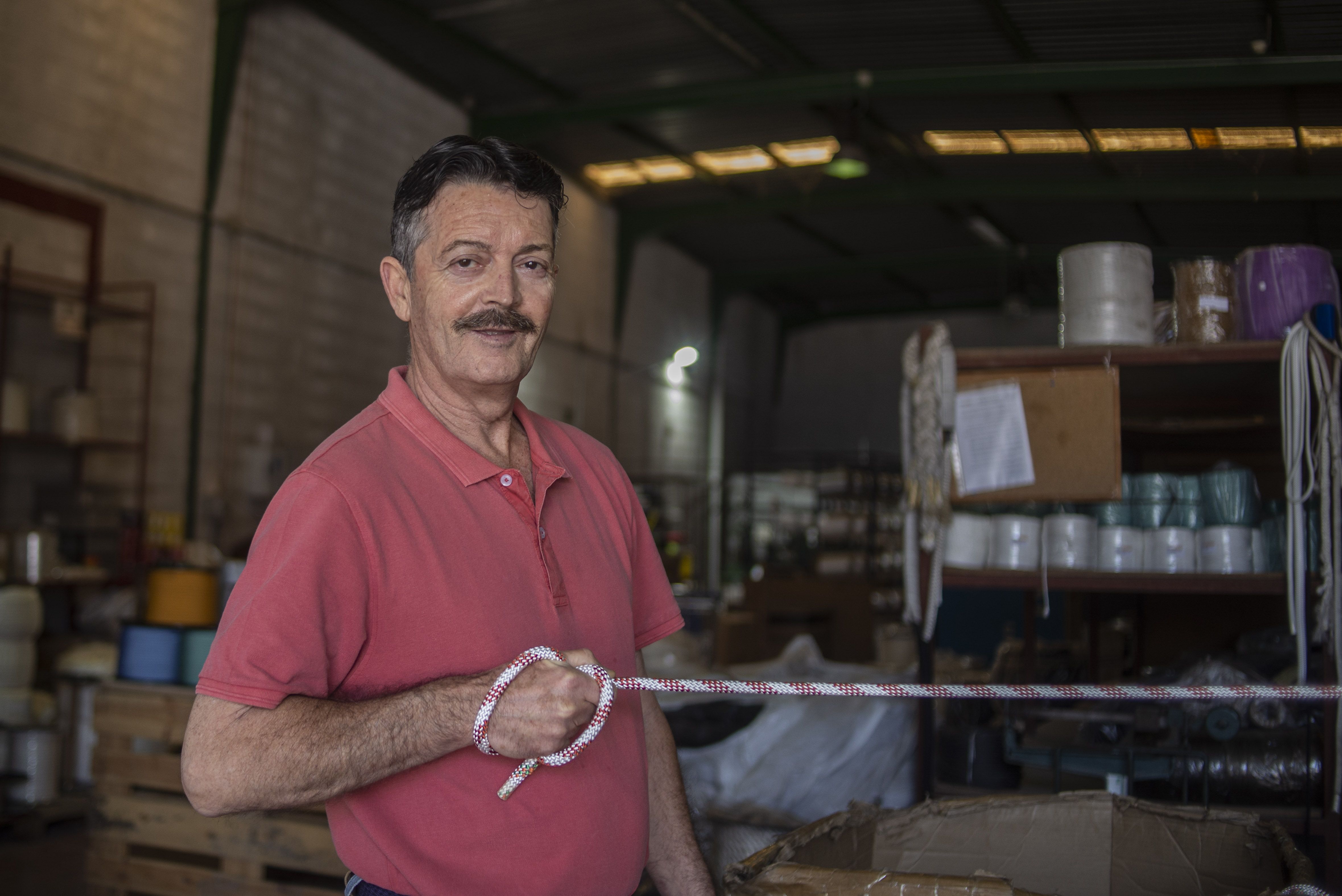 Santiago Cerviño en la cordelería ubicada en el polígono Tres Caminos.