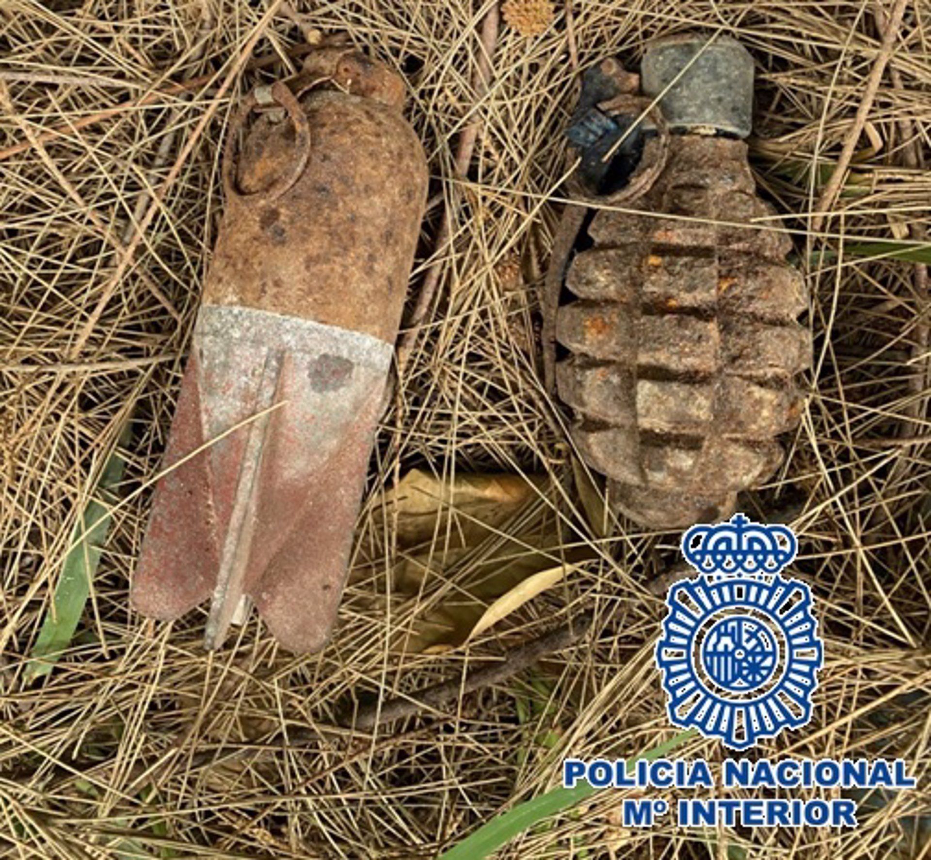 Tedax de la Policía Nacional localizan en Málaga tres artefactos explosivos de los utilizados en la Guerra Civil