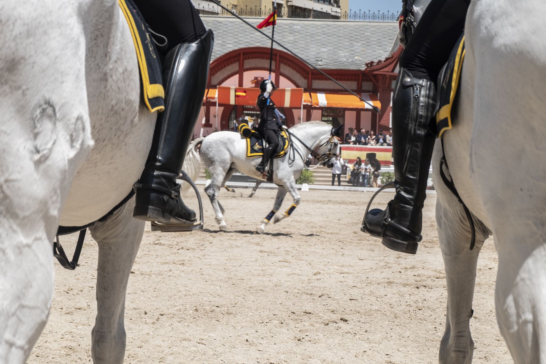 Entrega del Caballo de Oro y posterior desfile por el Real de la Feria