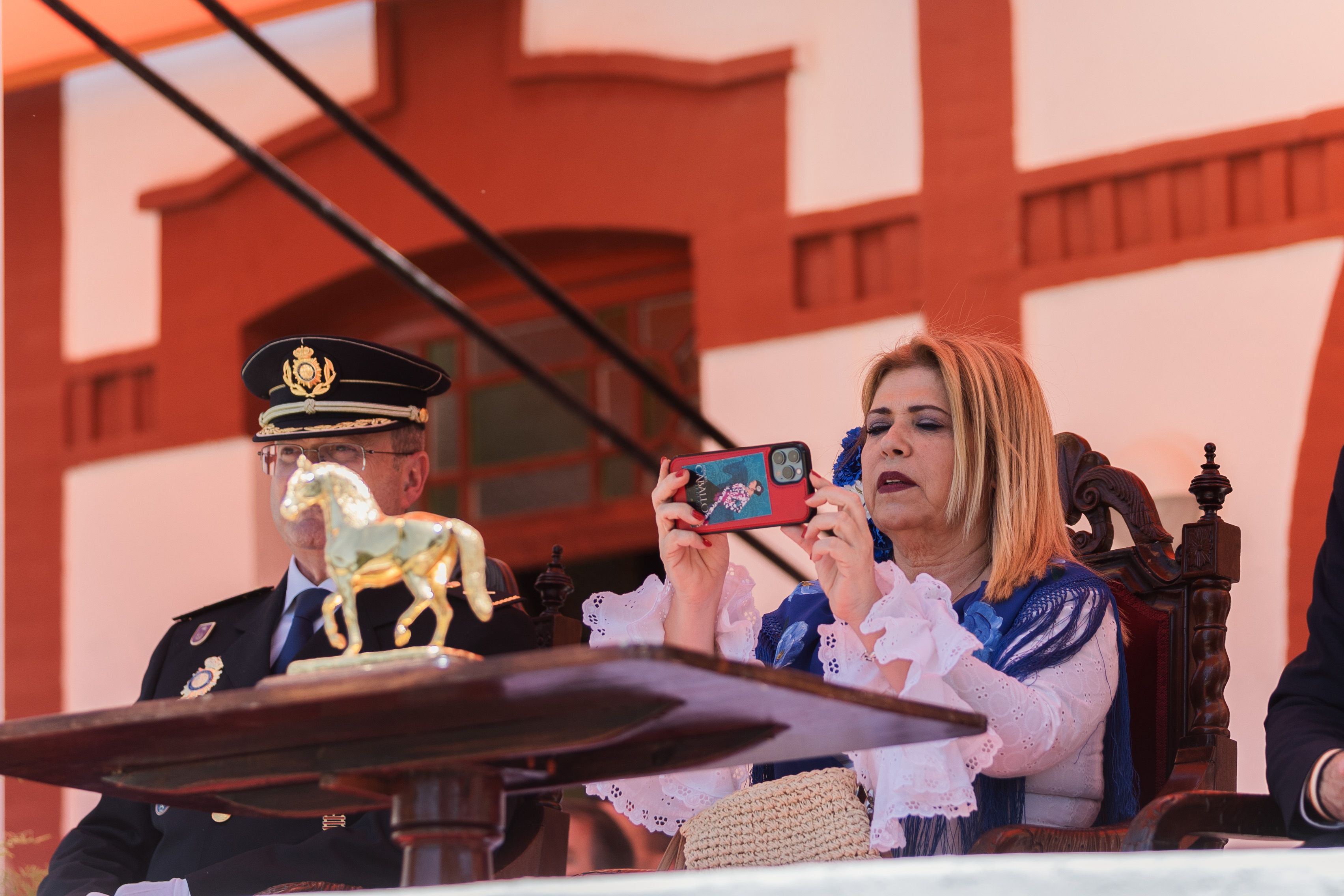 Entrega del Caballo de Oro y posterior desfile por el Real de la Feria