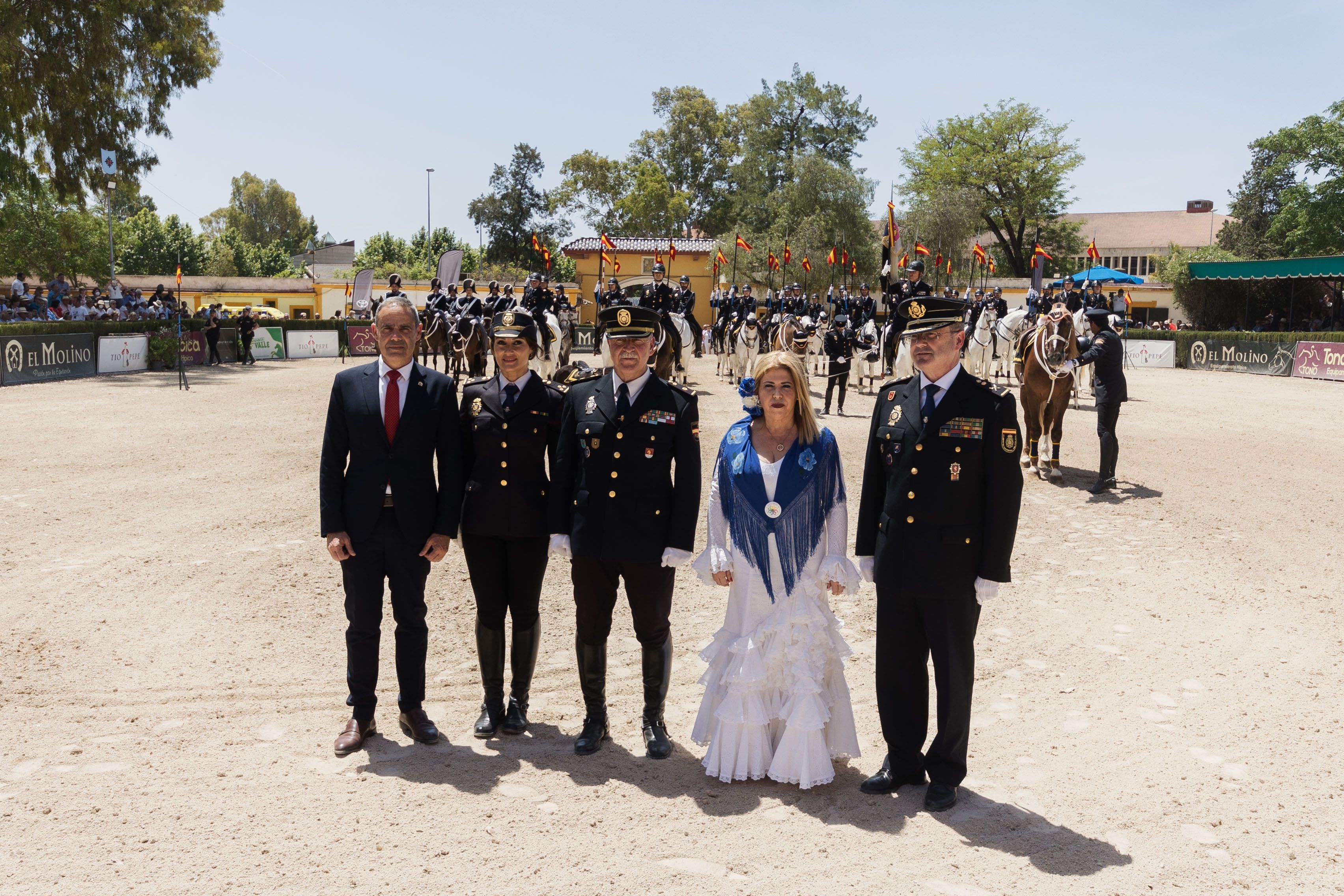 Entrega del Caballo de Oro y posterior desfile por el Real de la Feria
