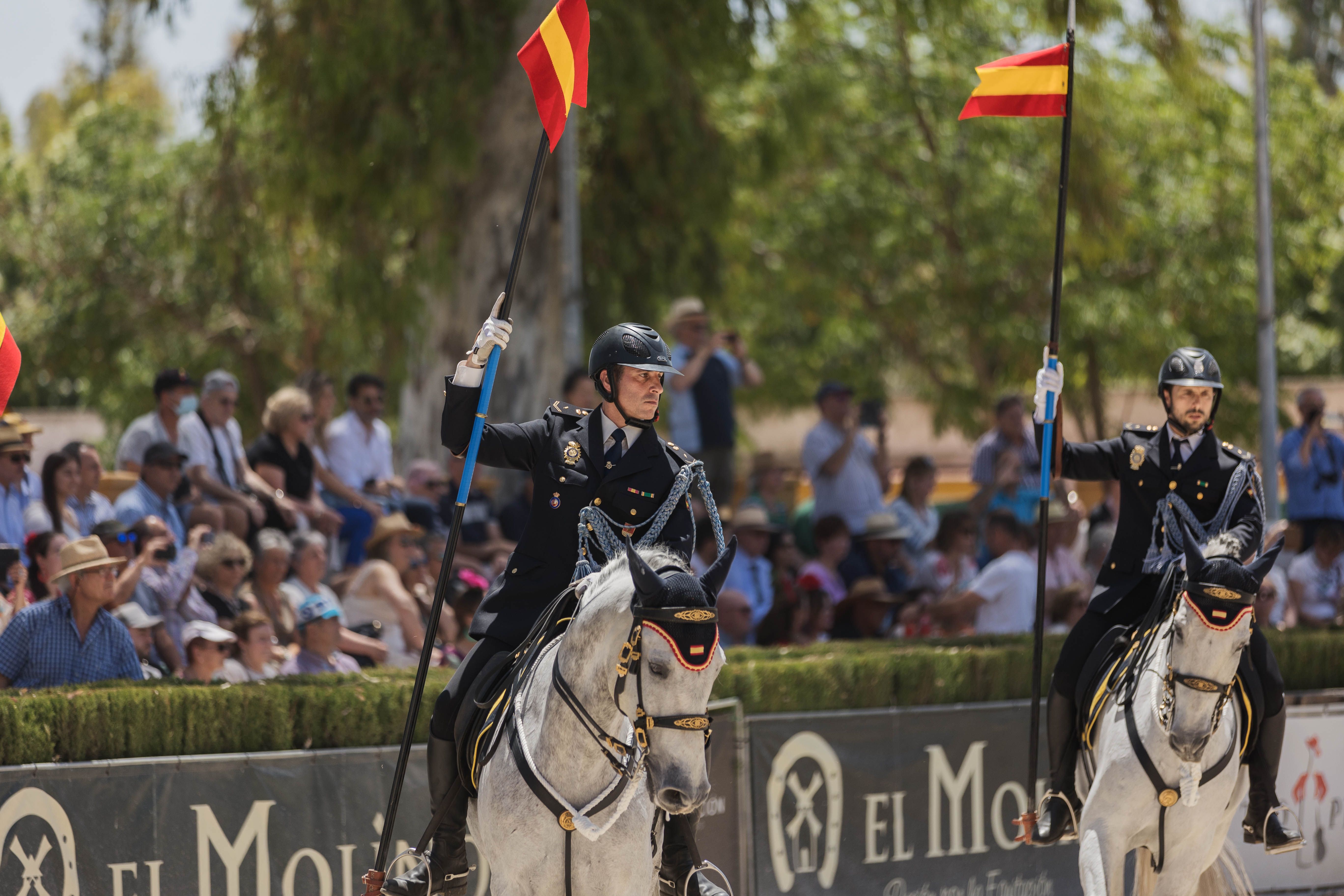 Entrega del Caballo de Oro y posterior desfile por el Real de la Feria