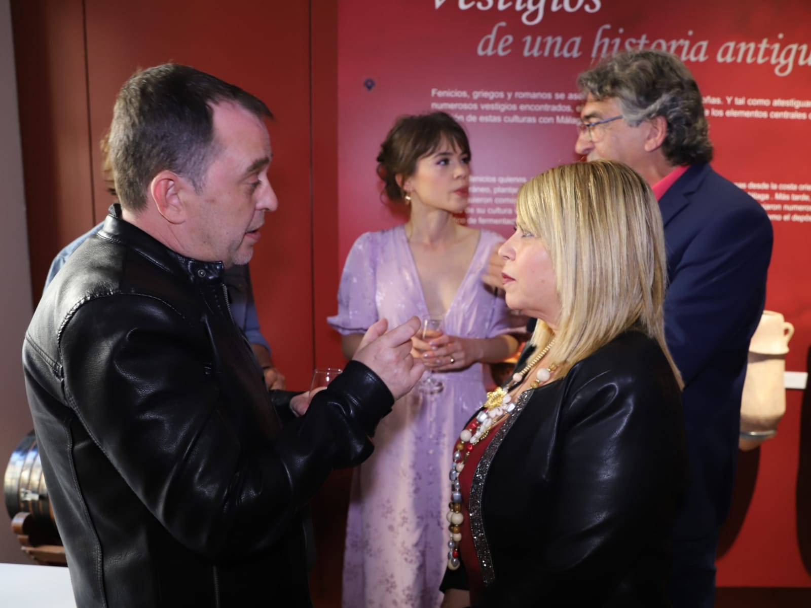 Sánchez conversa con Carlos Sedes, director del filme.