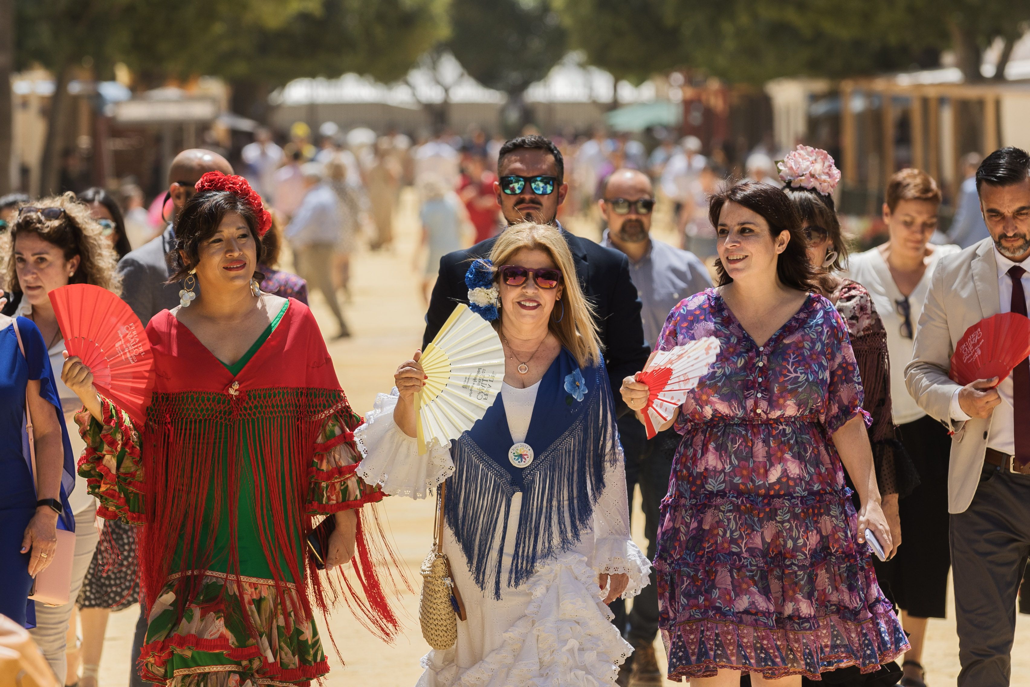 Mamen Sánchez, el pasado viernes de Feria del Caballo, junto a Ana Hérica Ramos y Adriana Lastra.