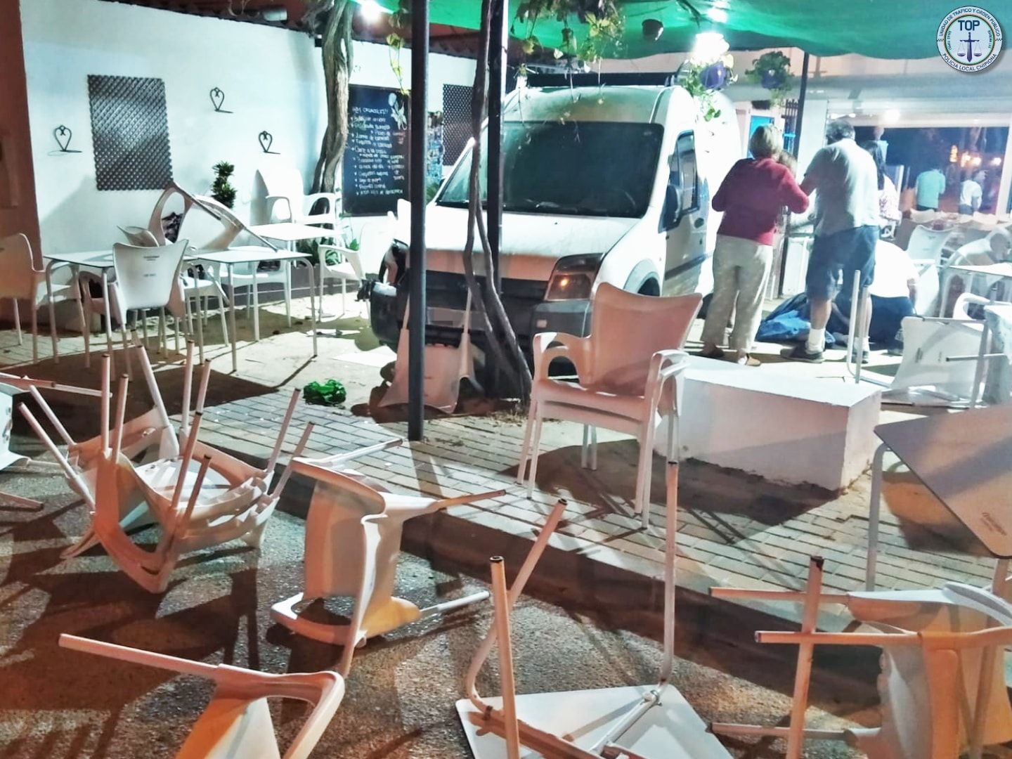 Una imagen del accidente compartida por la Policía de Chipiona.