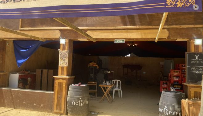 Vista frontal de la misma caseta.  