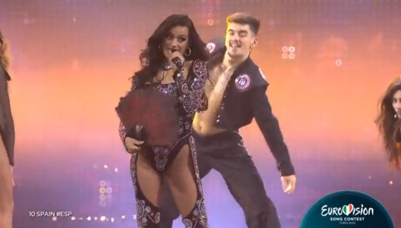 Chanel durante su actuación en el Festival.