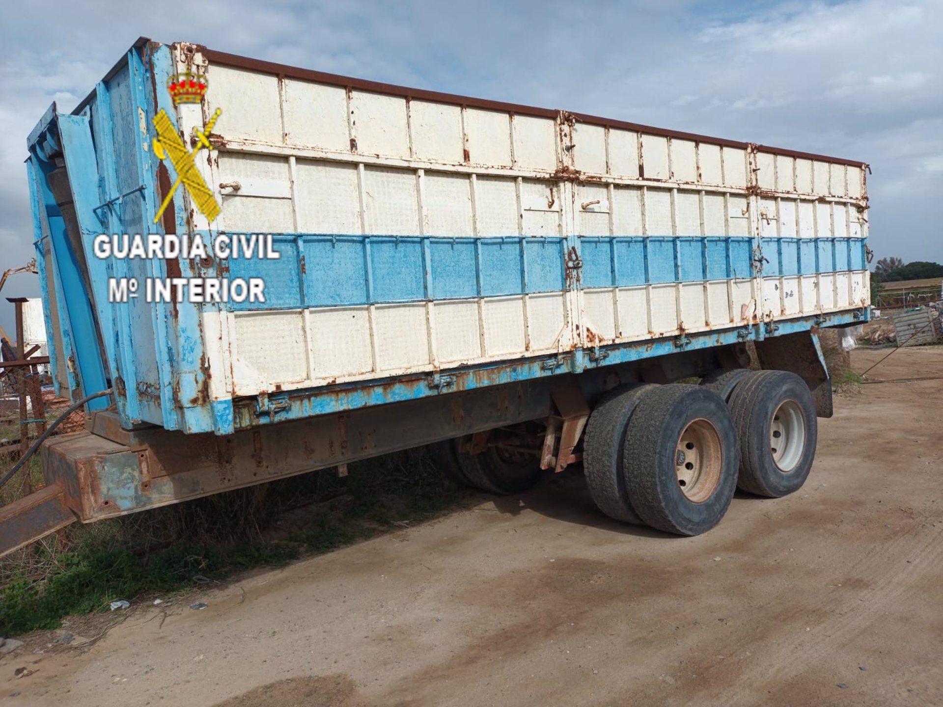 Remolque sustraído. "El Houdini de las marismas", el ladrón oculto durante 6 meses que se disfrazaba para robar en Lebrija Remolque sustraído. "El Houdini de las marismas", el ladrón oculto durante 6 meses que se disfrazaba para robar en Lebrija
