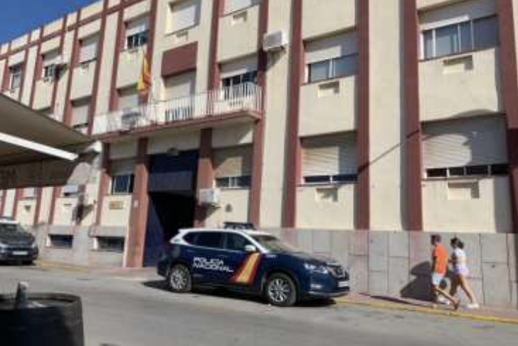 Imagen de la comisaría de la Policía Nacional de La Línea.