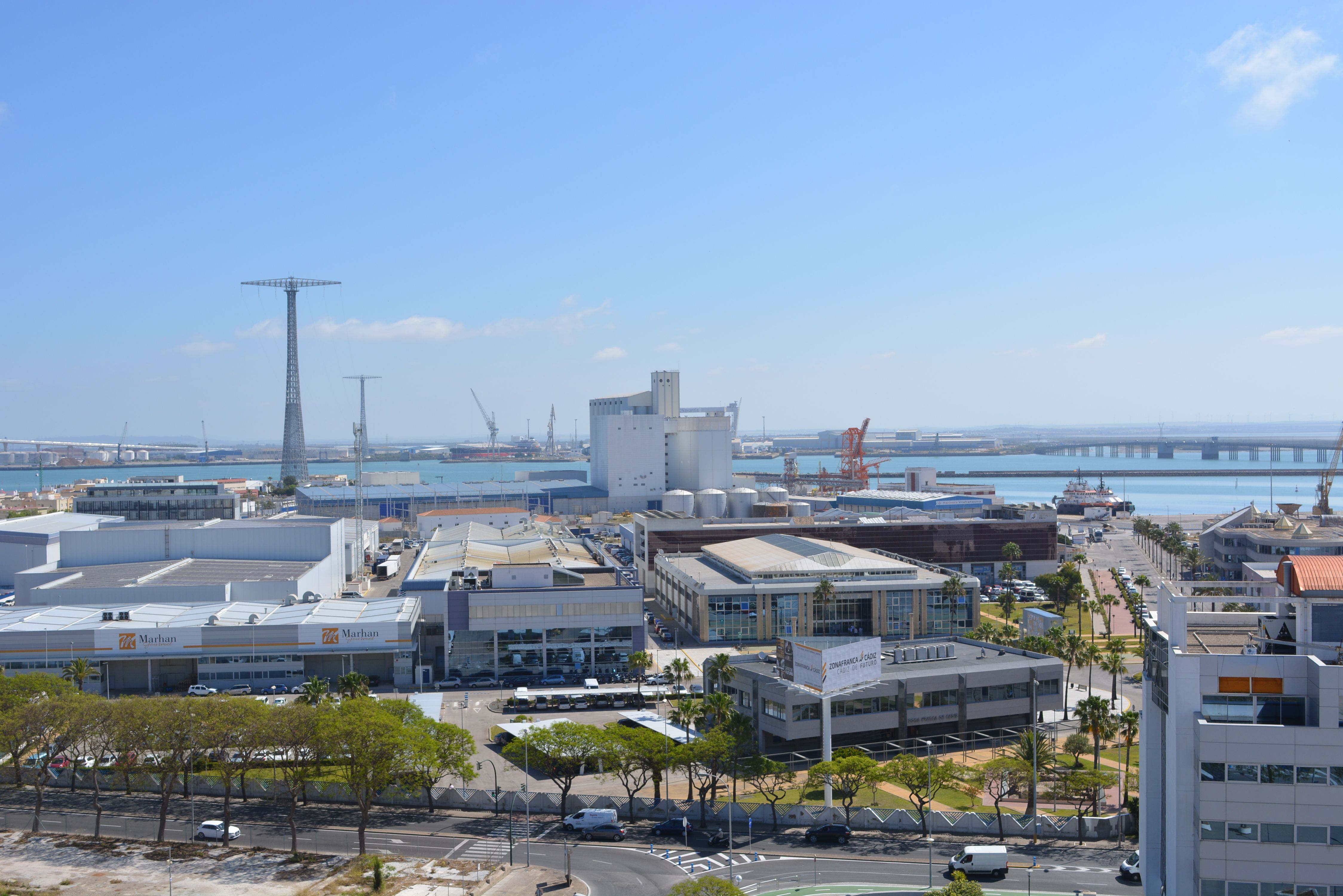 Una multinacional de ingeniería dará trabajo a 52 personas en Zona Franca de Cádiz. En la imagen, recinto de la Zona Franca de Cádiz.