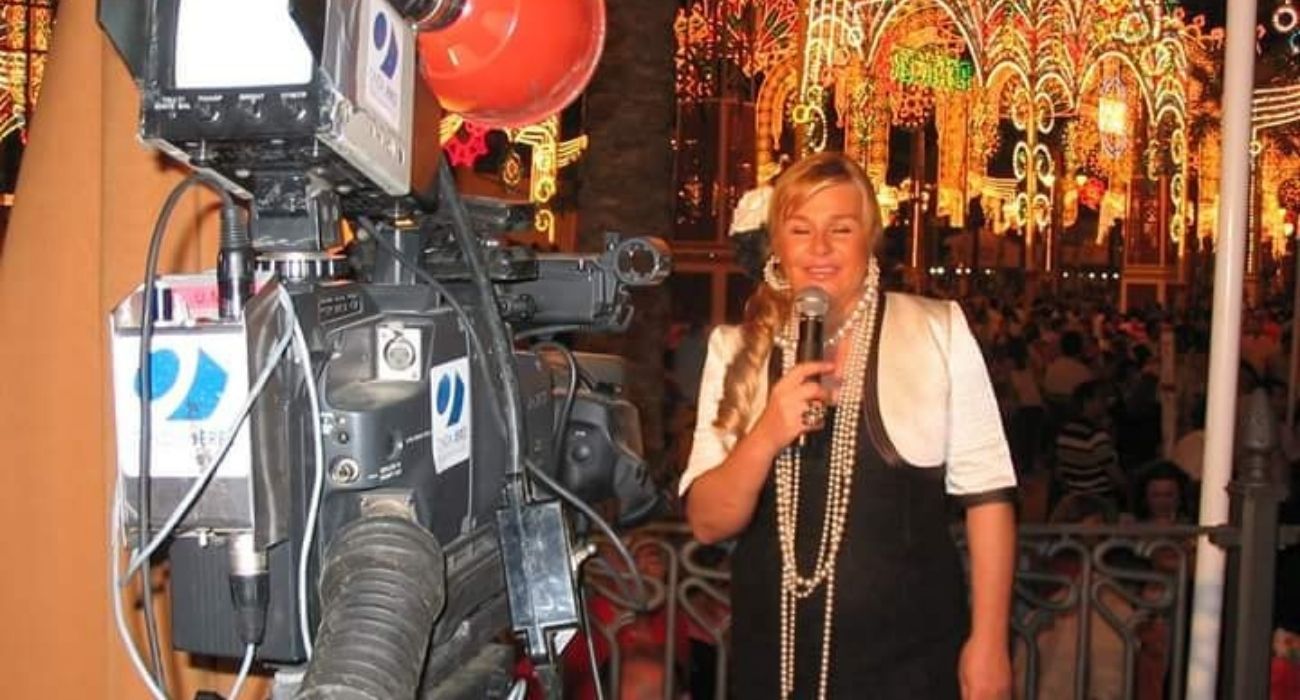 Anabel Padilla, desde la Feria del Caballo, en uno de sus muchos programas para Onda Jerez Televisión.