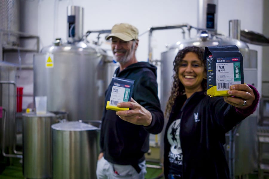Los propietarios de Destraperlo, una cerveza artesanal de Jerez, han anunciado que dejarán de fabricarla.