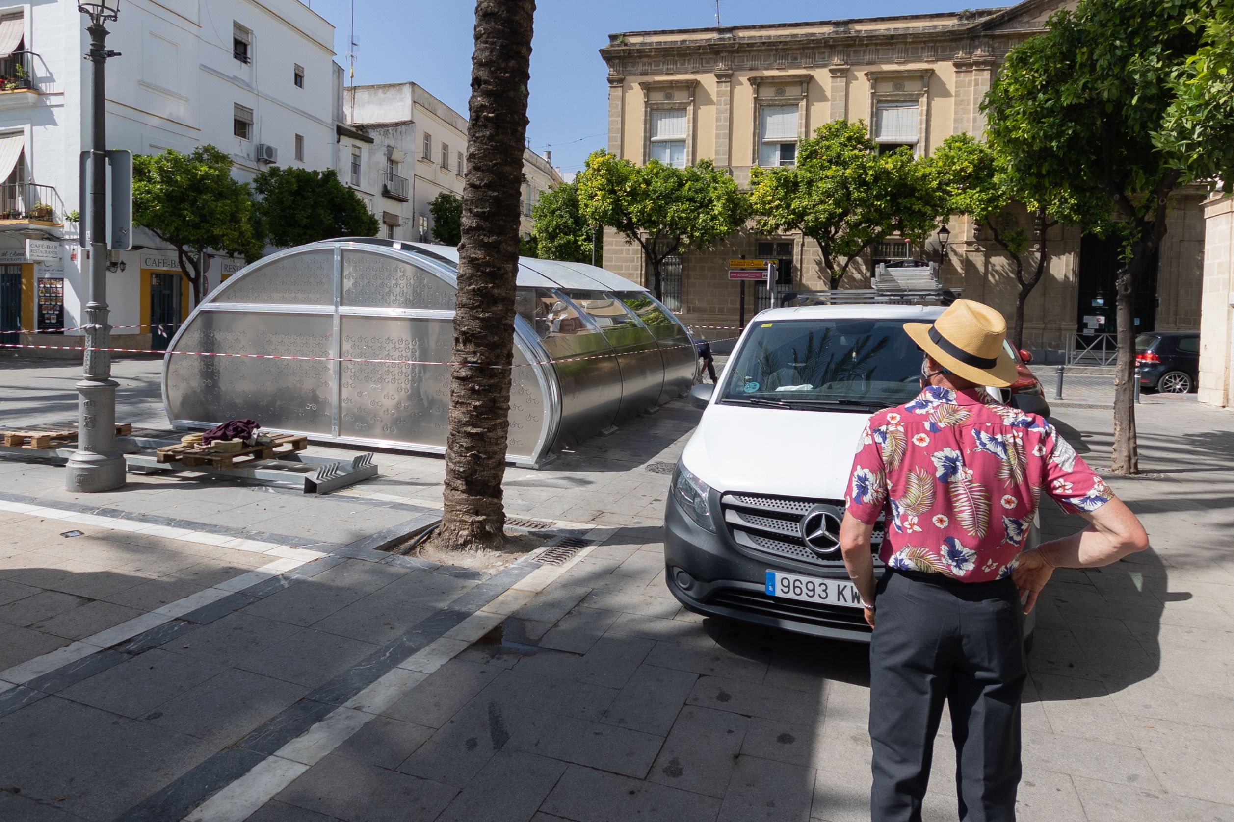 El hangar del Arenal, en plena instalación este miércoles en Jerez.