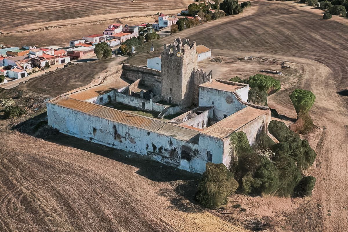 El castillo de Torremelgarejo años atrás, en una imagen de Google Maps.