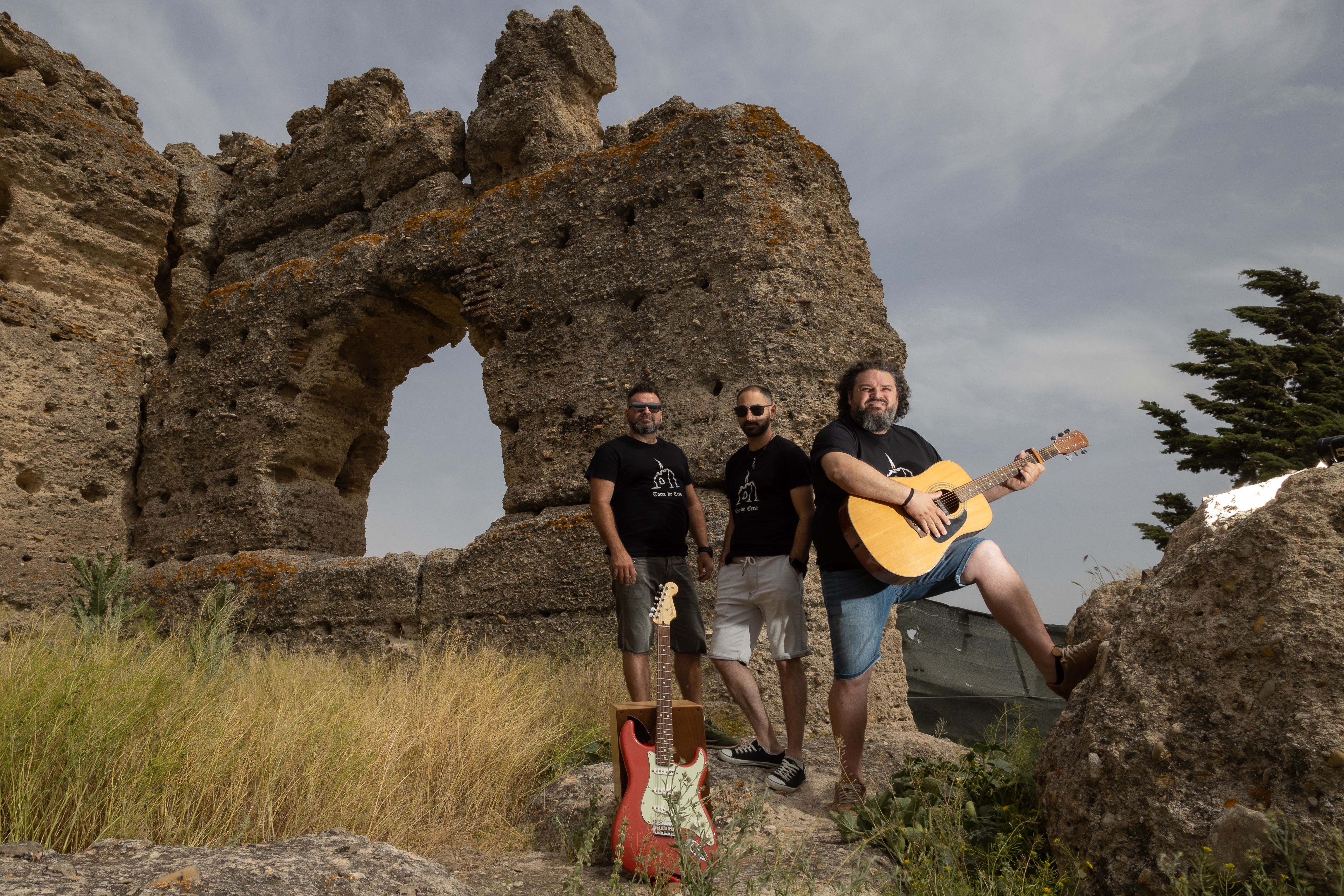 Leonardo Moris, Juan Manuel Sánchez y Juan Antonio, de Torre de cera, que también la forman Javier de Miguel y José María Fernández.