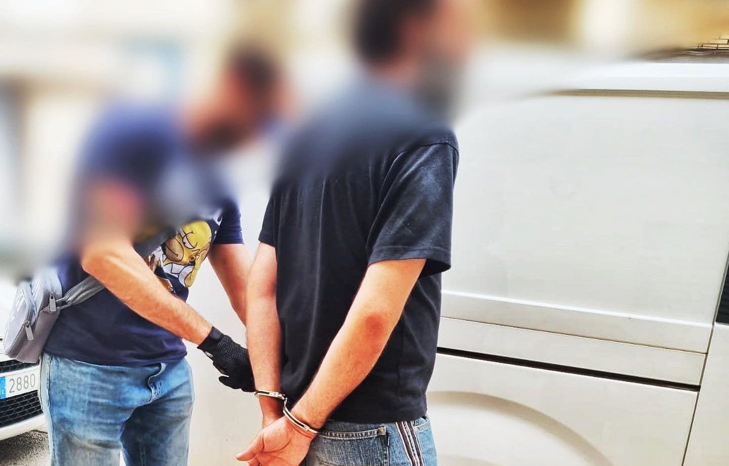 Detenido un exhibicionista autor de actos obscenos delante de un instituto en Granada. Detenido un exhibicionista autor de actos obscenos delante de un instituto en Granada.