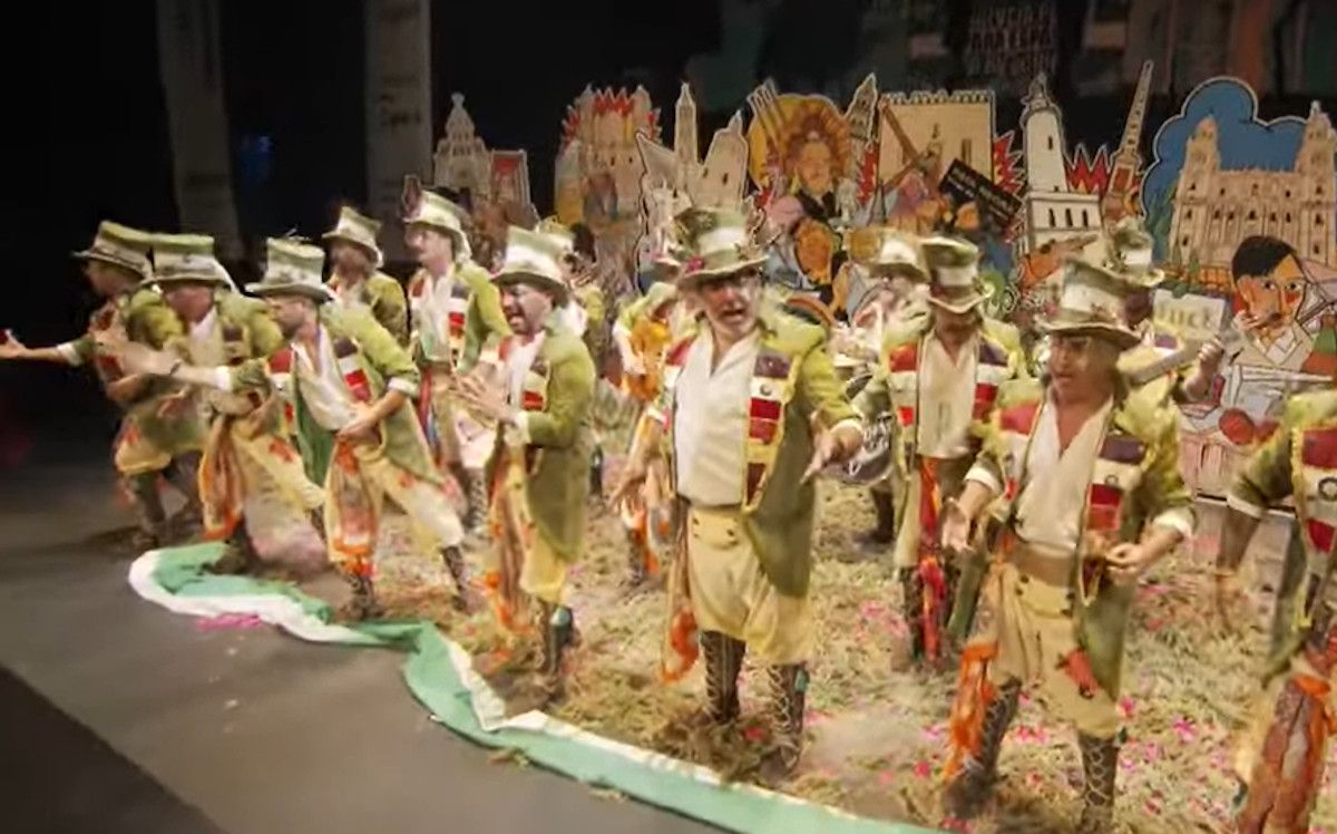 El jurado del COAC descalifica a la comparsa de adultos 'Matria' por no estrenar.