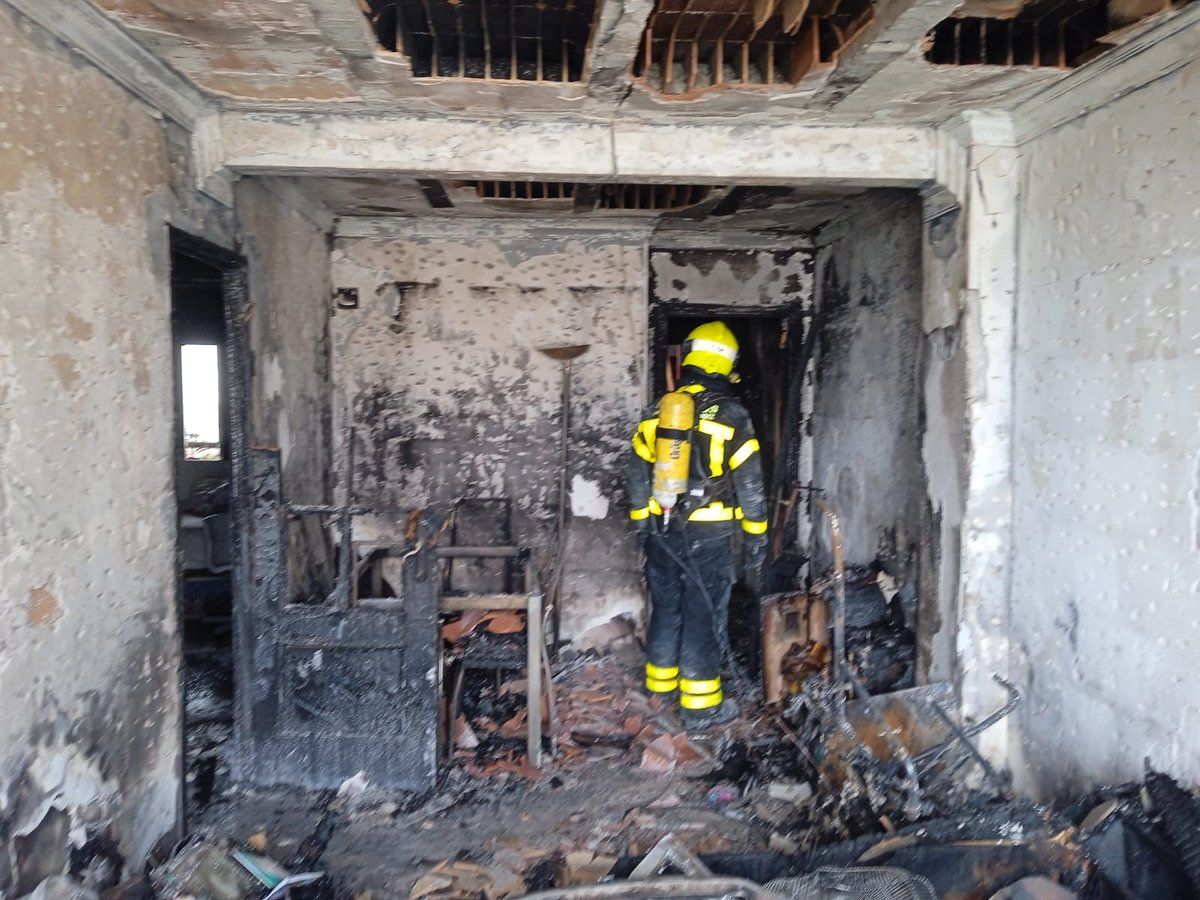 Intervención de los bomberos en una vivienda de San Fernando.
