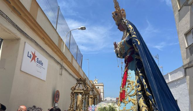 Nuestra Señora de la Estrella entrando en Mundo Nuevo el 23 de mayo.    FRANCISCO HOLGADO
