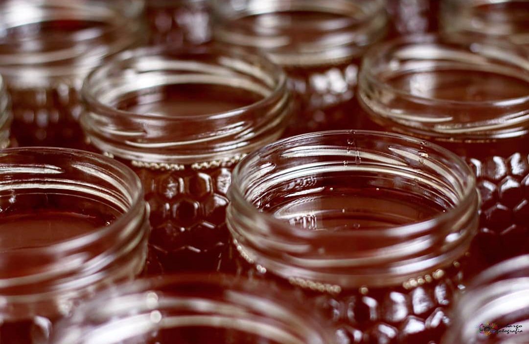 Unos botes de miel. Foto: Flickr @nrbargo